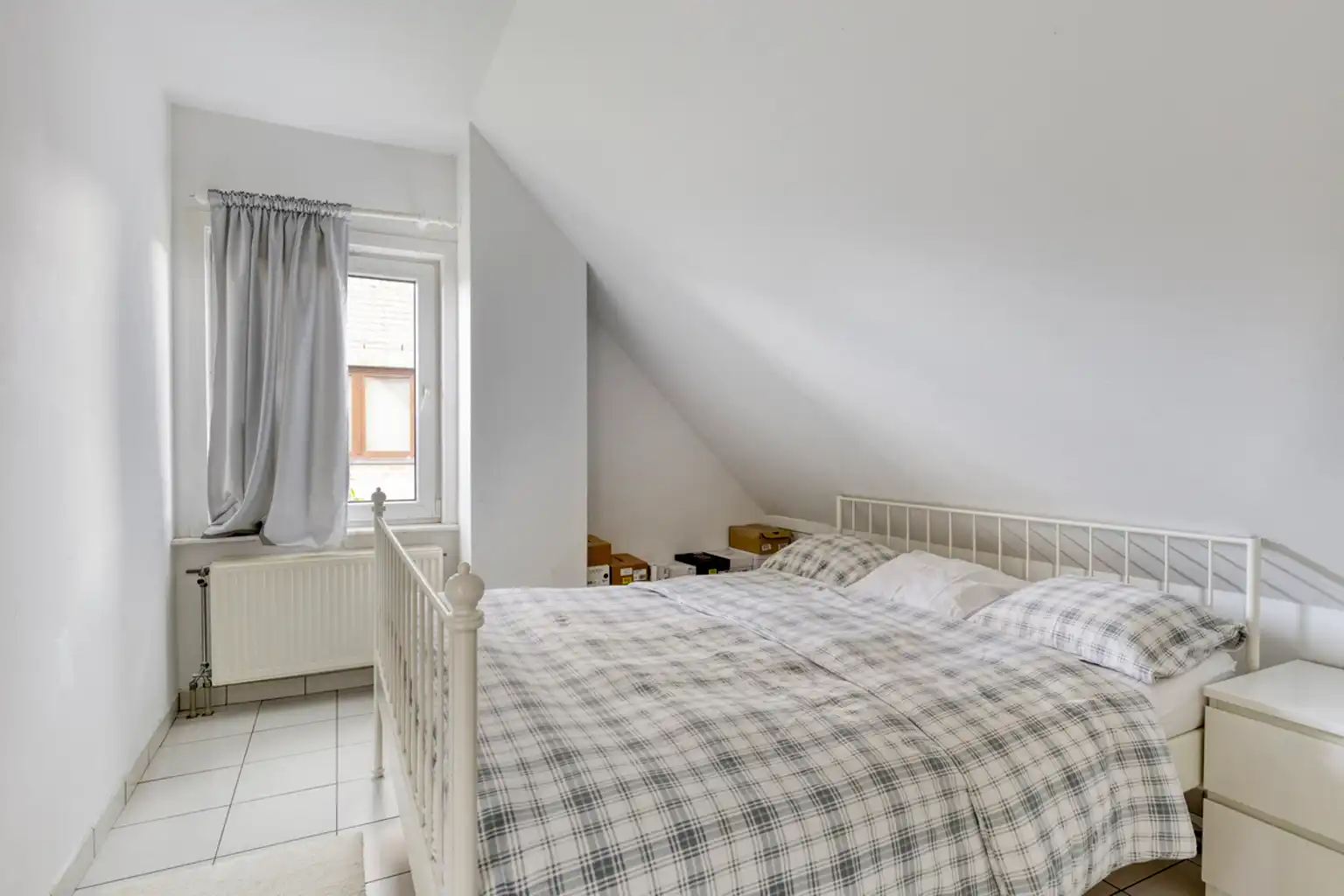 Ruime viergevelwoning met vier slaapkamers in Zellik foto 10