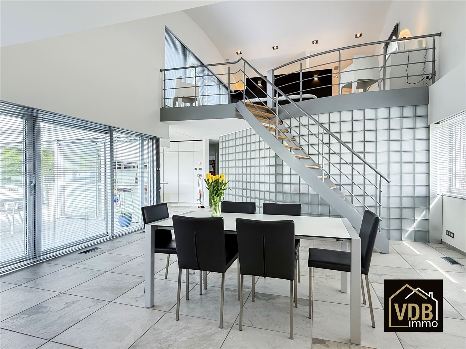 Penthouse zeer goed afgewerkt foto 19