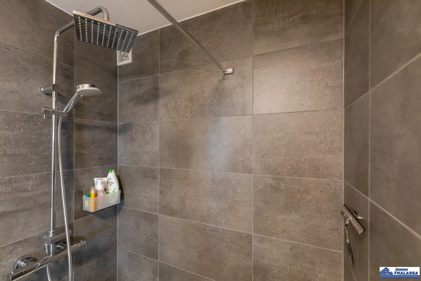 Modern ingericht appartement op de 5e verdieping aan de Ankerweg in De Panne - perfecte uitvalsbasis voor een gezellig verblijf aan zee. foto 16