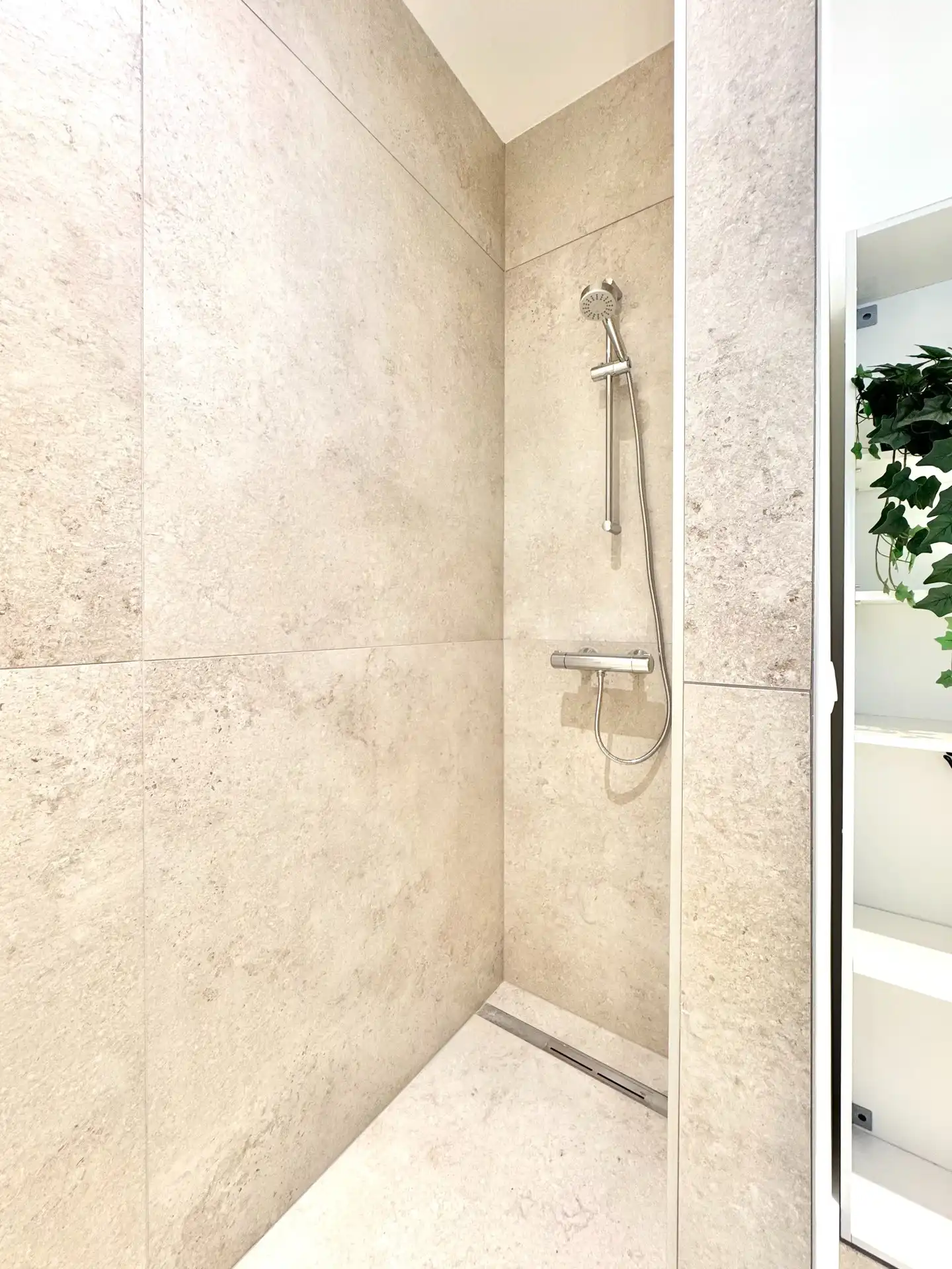 GELIJKVLOERS APPARTEMENT| 2 KAMERS | 1 PARKEERPLAATS | TERRAS foto 21