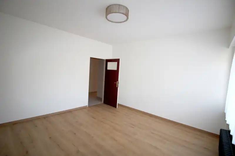 2-slaapkamer appartement met garage foto 10
