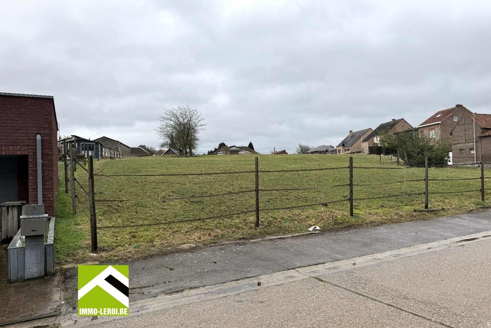 Bouwperceel voor half open bebouwing - landelijk gelegen foto 4