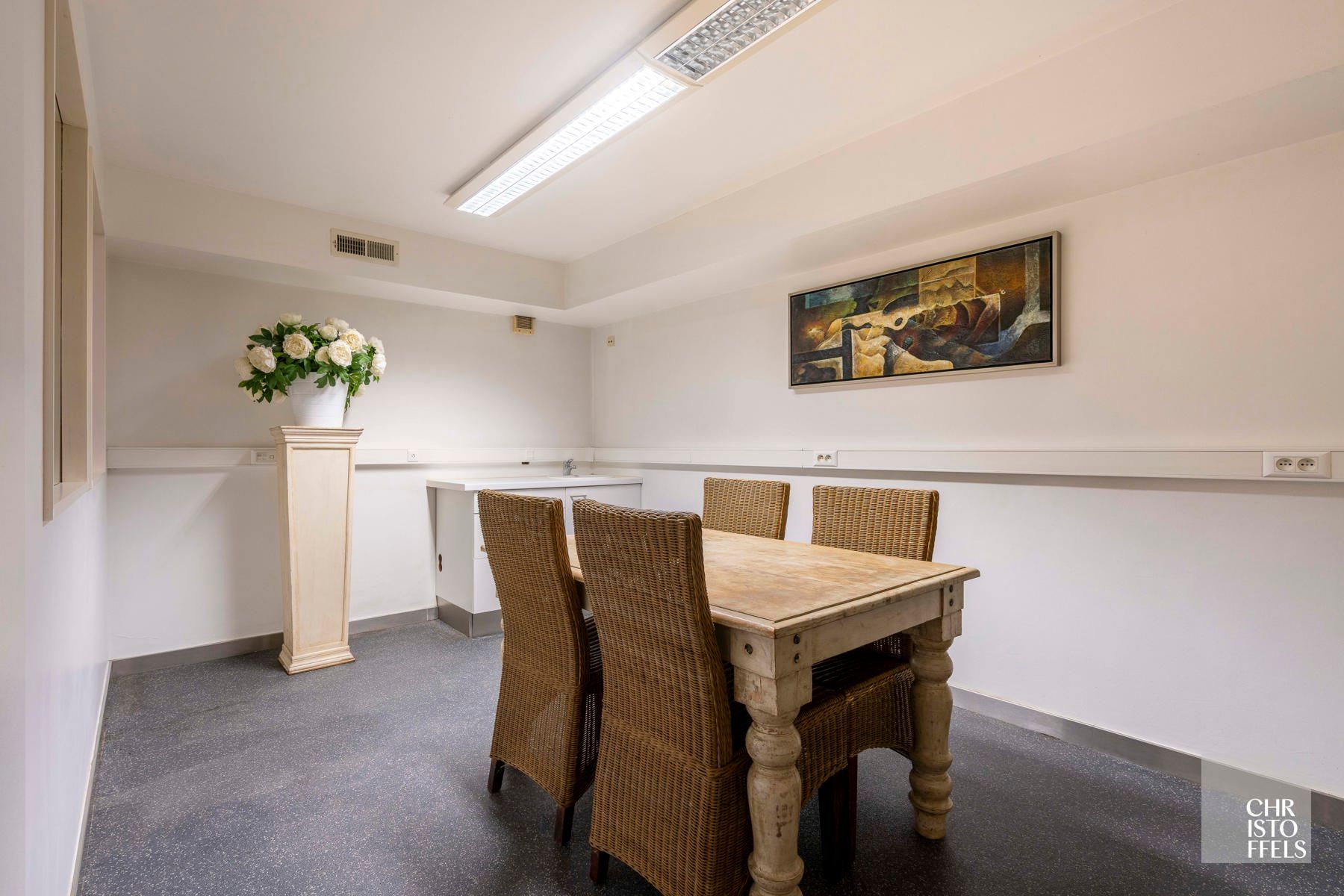 Tijdloze elegante villa met praktijkruimte (422 m²) op perceel van 1.672 m² foto 20