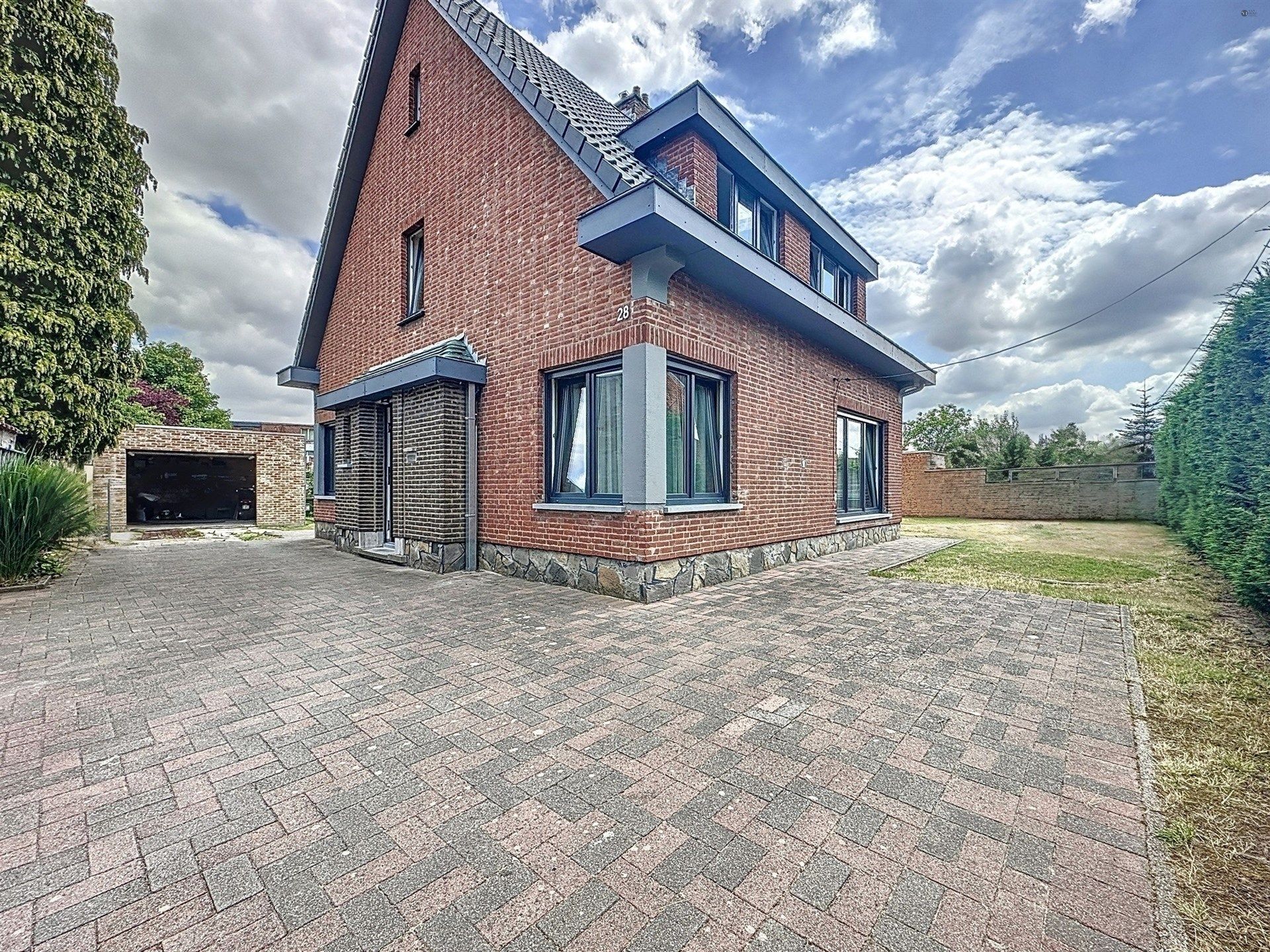 Instapklare woning met 4 slp en garage op perceel van 785m² foto 10