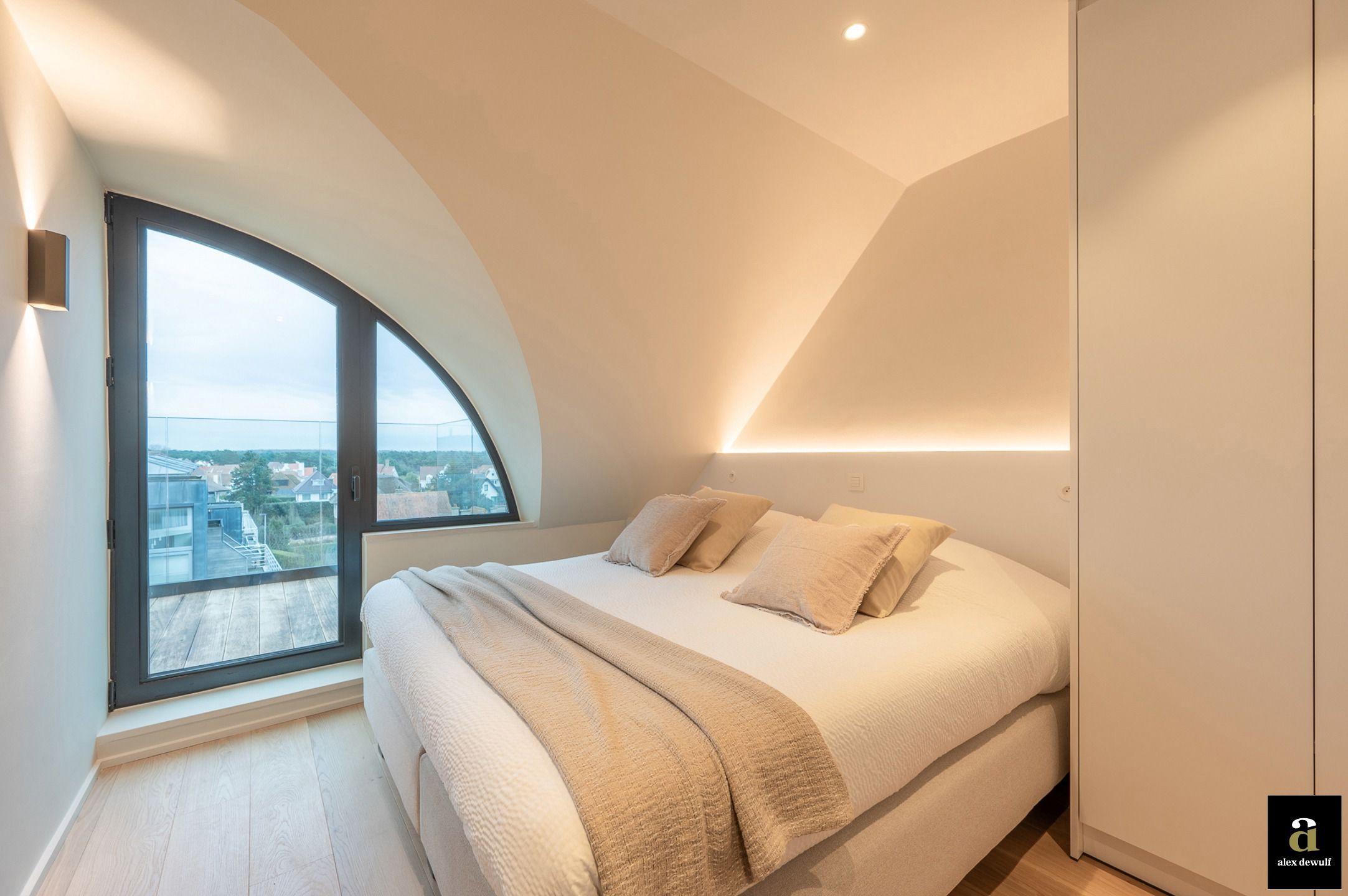 Exclusief gerenoveerd penthouse met panoramisch uitzicht [Piers De Raveschootlaan - Knokke Centrum]. foto 14