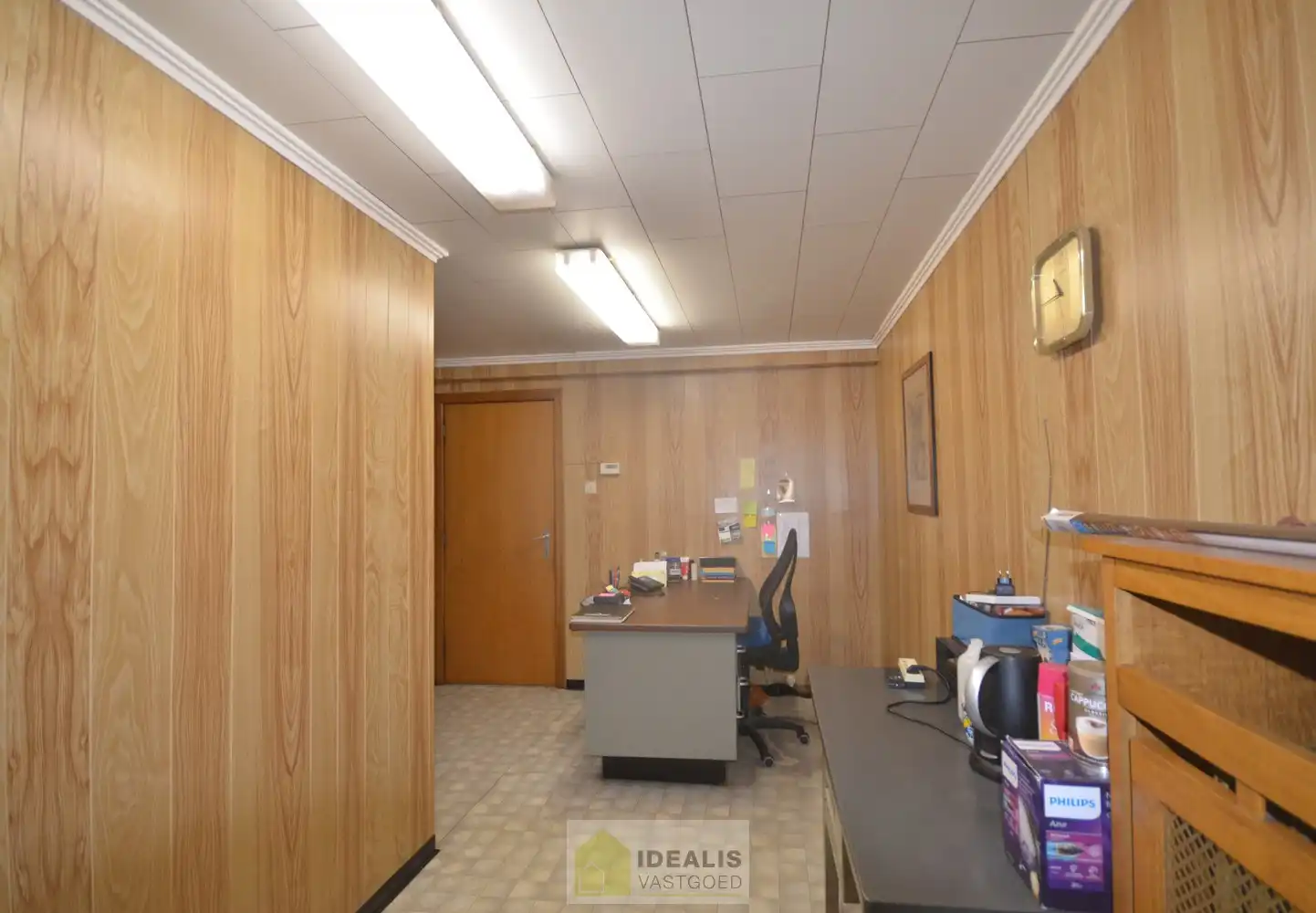 IDEALIS VASTGOED - Handelspand van +-185m² op een gunstige commerciële locatie, de Peltanusstraat te Pelt (Overpelt) met ruim voldoende parkeergelegenheid in de omgeving. foto 10