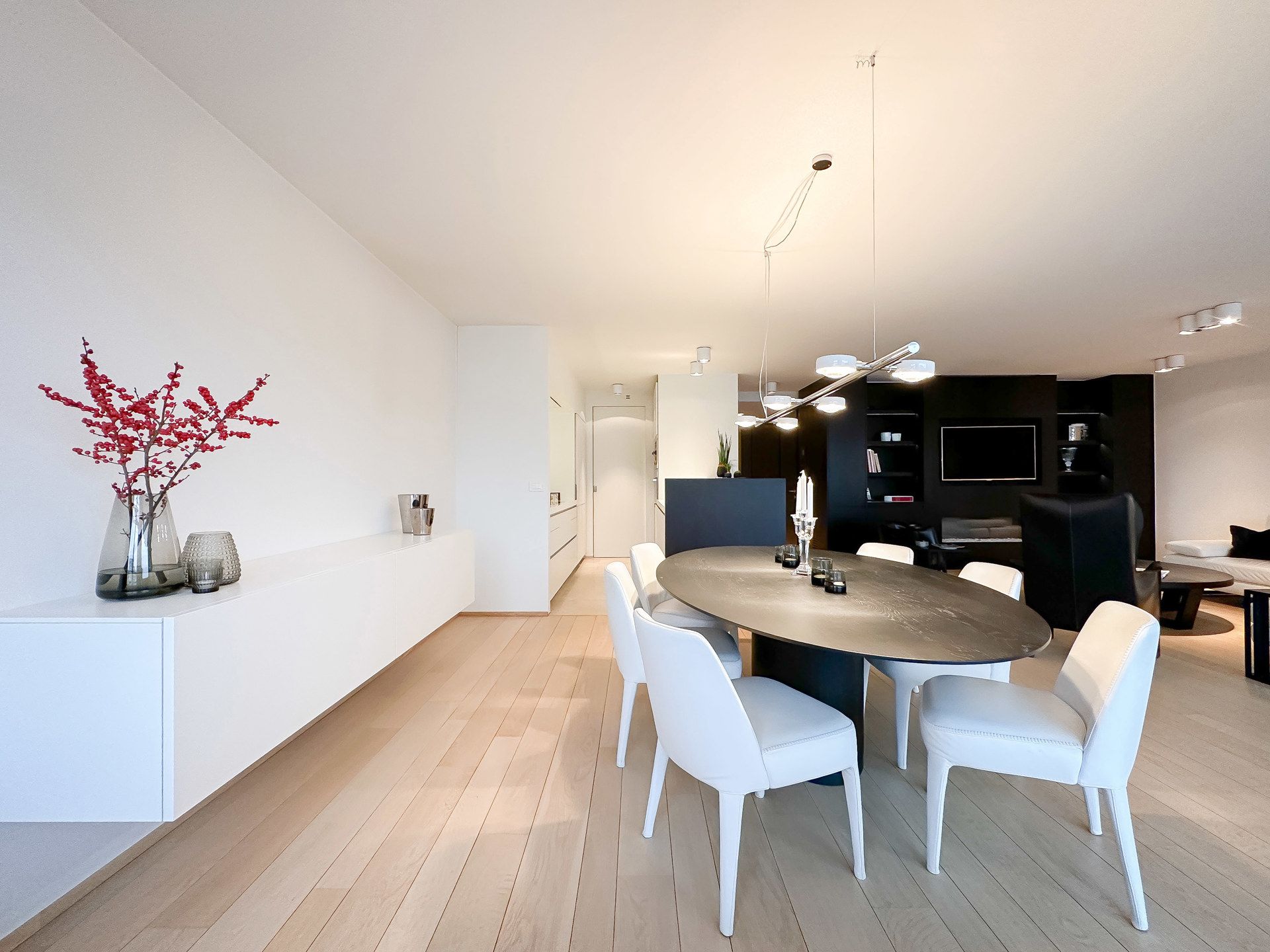 Uitzonderlijk appartement in de iconische residentie Carlton foto 9