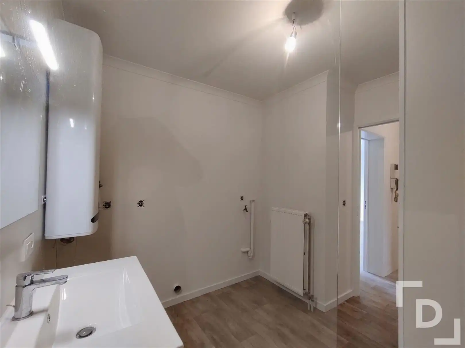 Gerenoveerd appartement in centrum Ieper foto 9