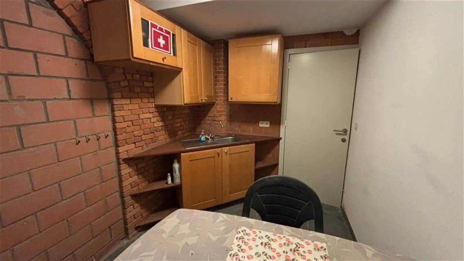 Gerenoveerde KMO unit te Beerse foto 13