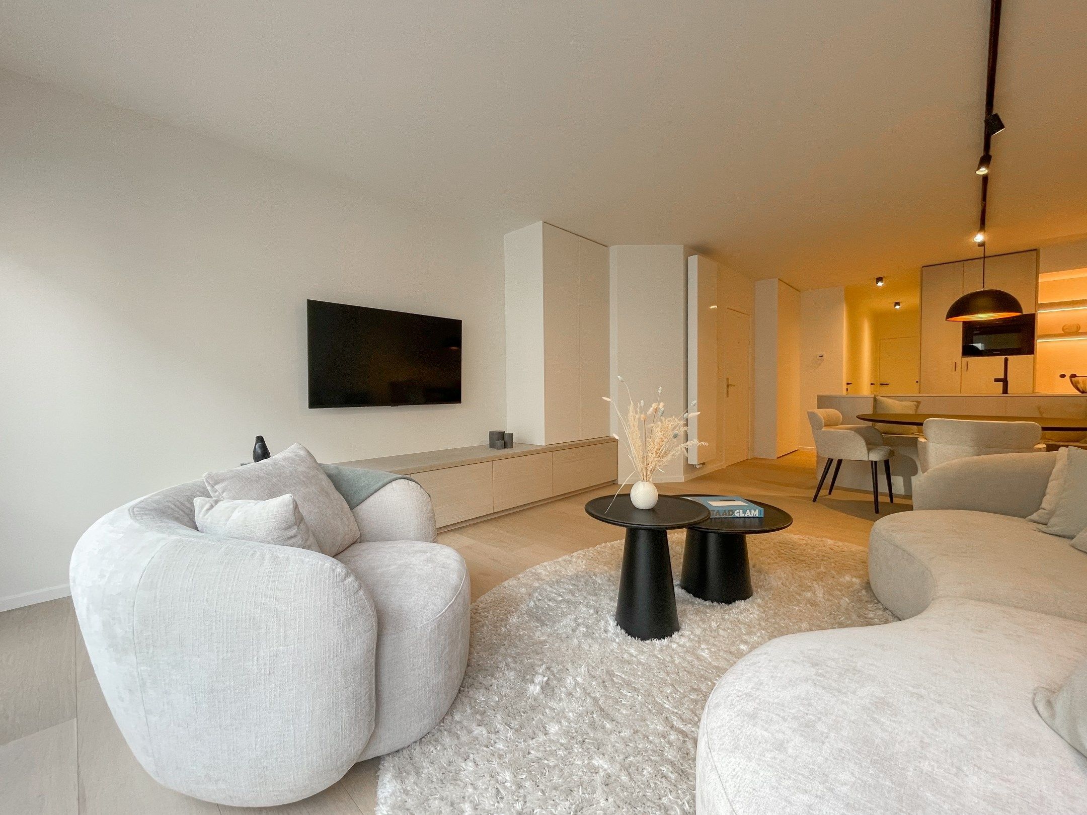 Stijlvol volledig gerenoveerd appartement met zijdelings zeezicht gelegen in het Zoute. foto 7