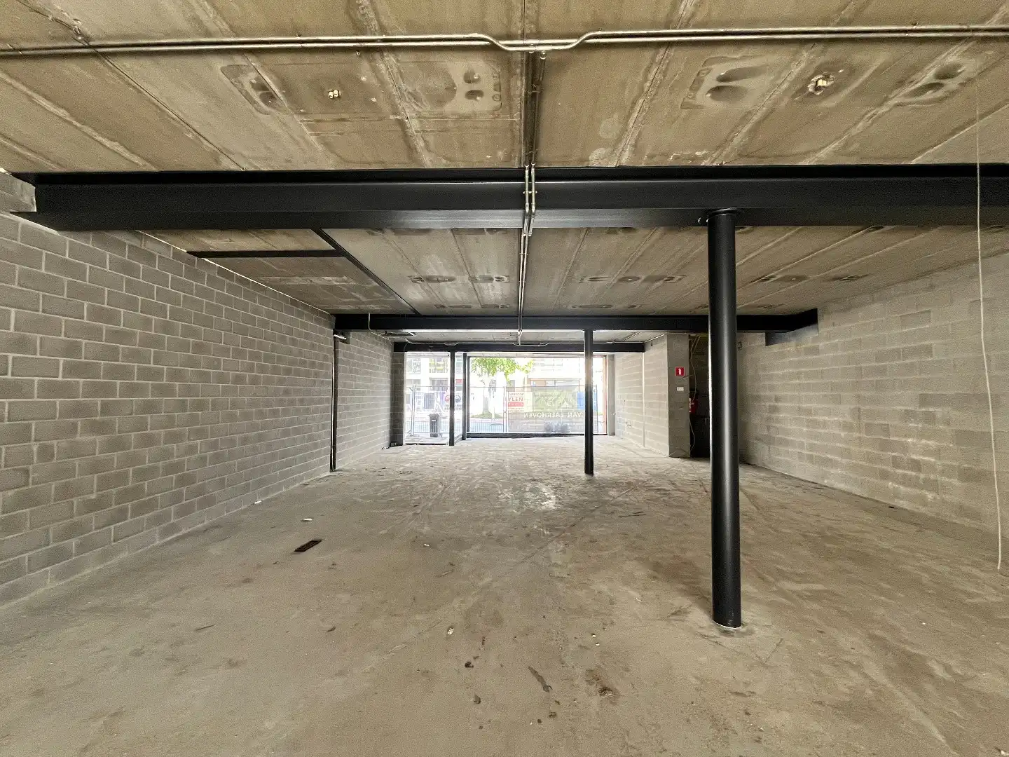 Casco commercieel gelijkvloers op toplocatie te Kapellen foto 8