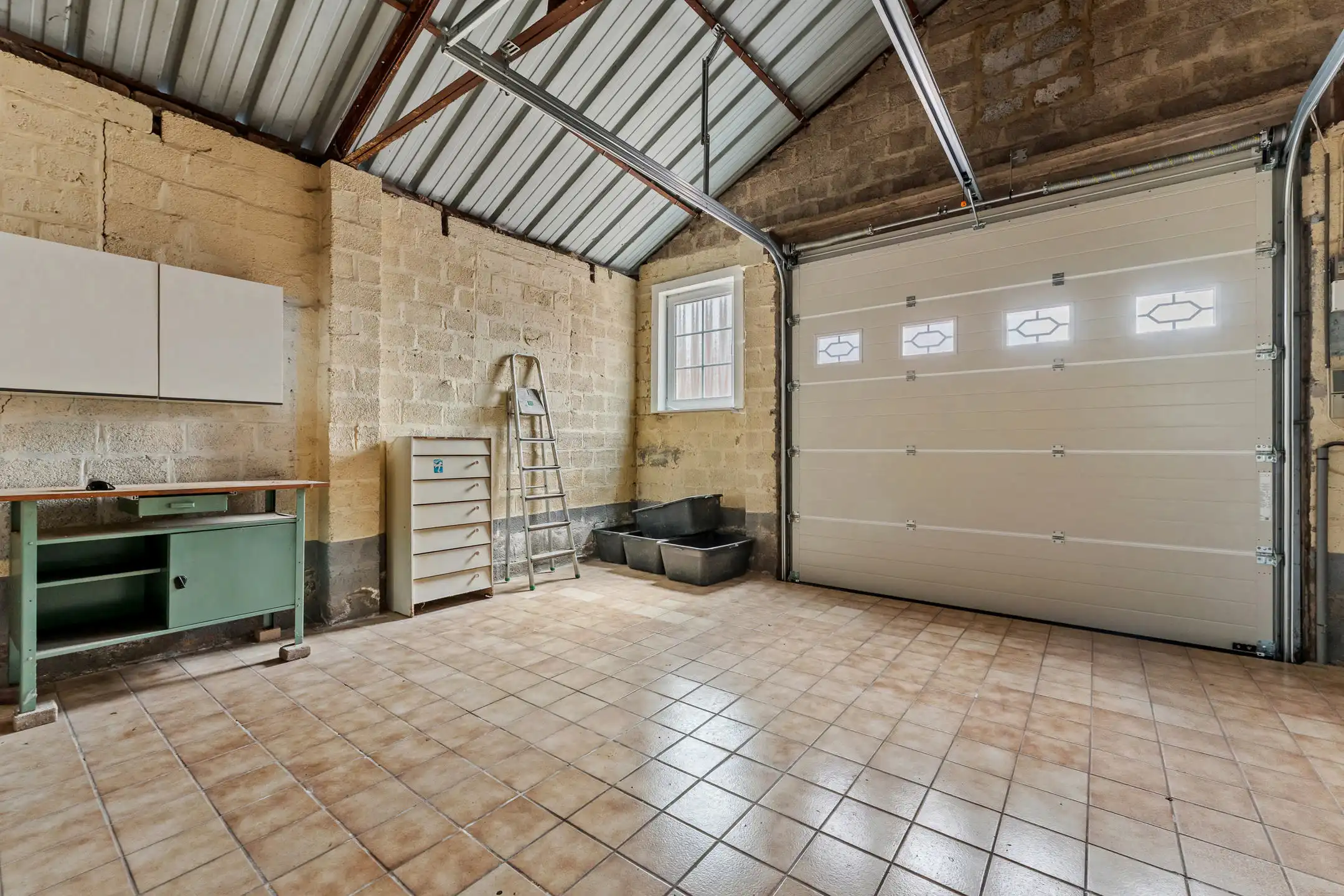 Charmante woning met inpandige garage te Valmeer. foto 22