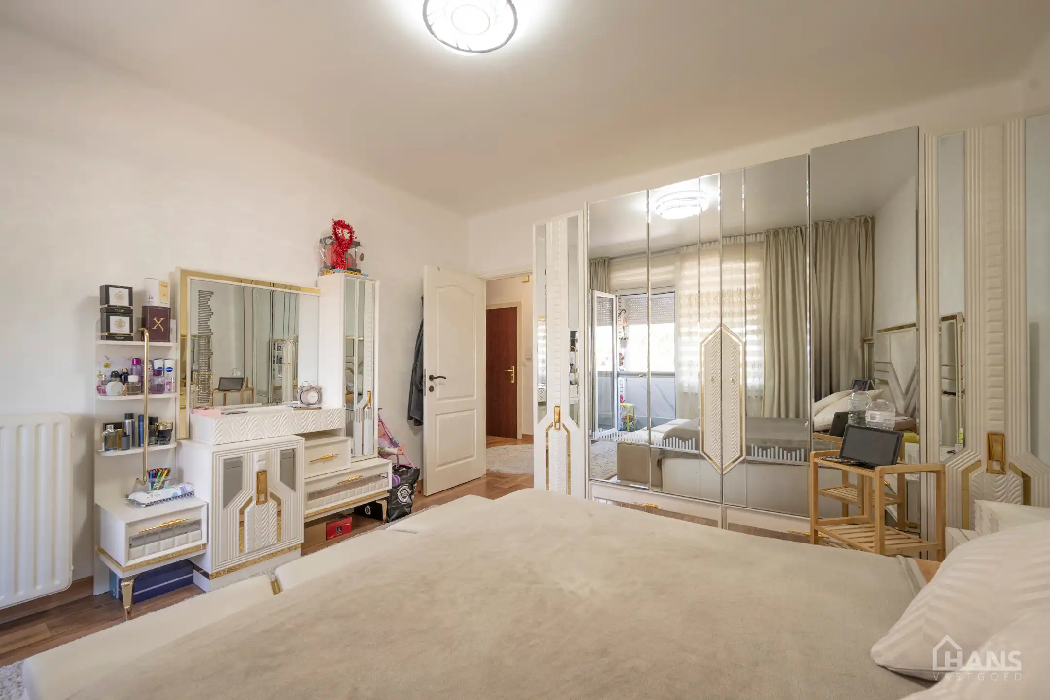 Instapklaar appartement met garage. foto 10