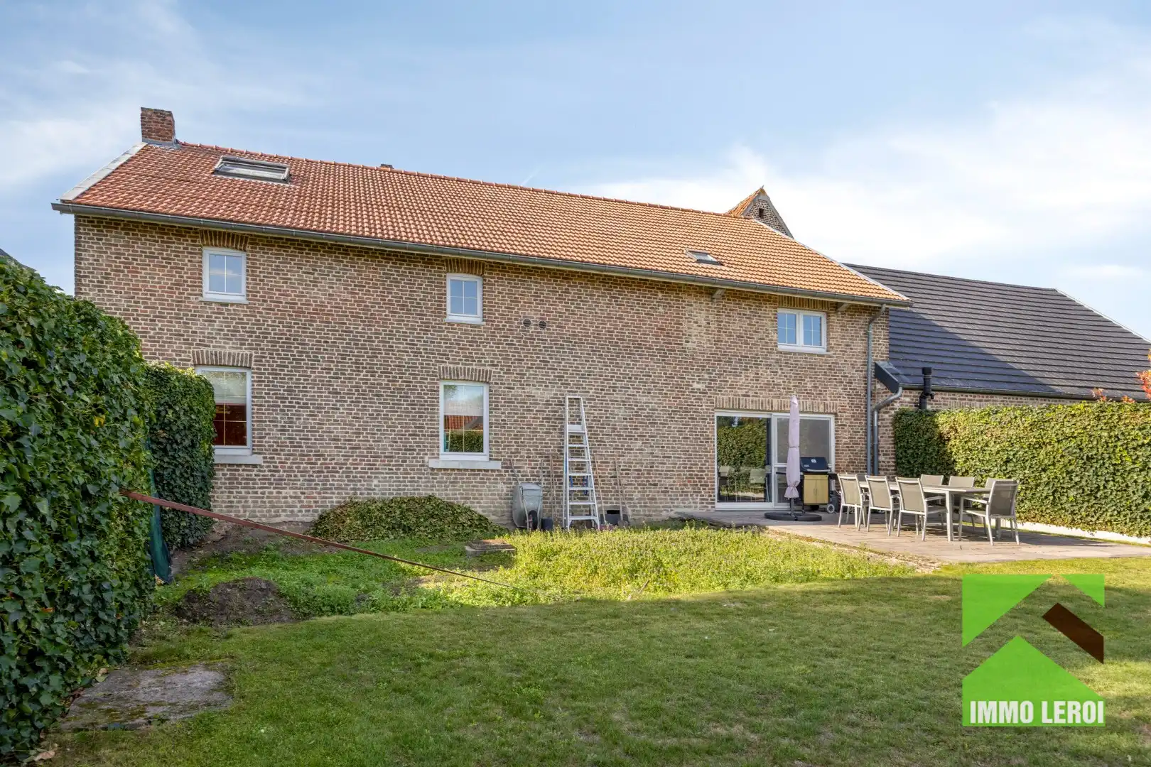 Prachtige hoevewoning met binnenkoer, stalling en tuin in Haspengouwse vierkantshoeve foto 28