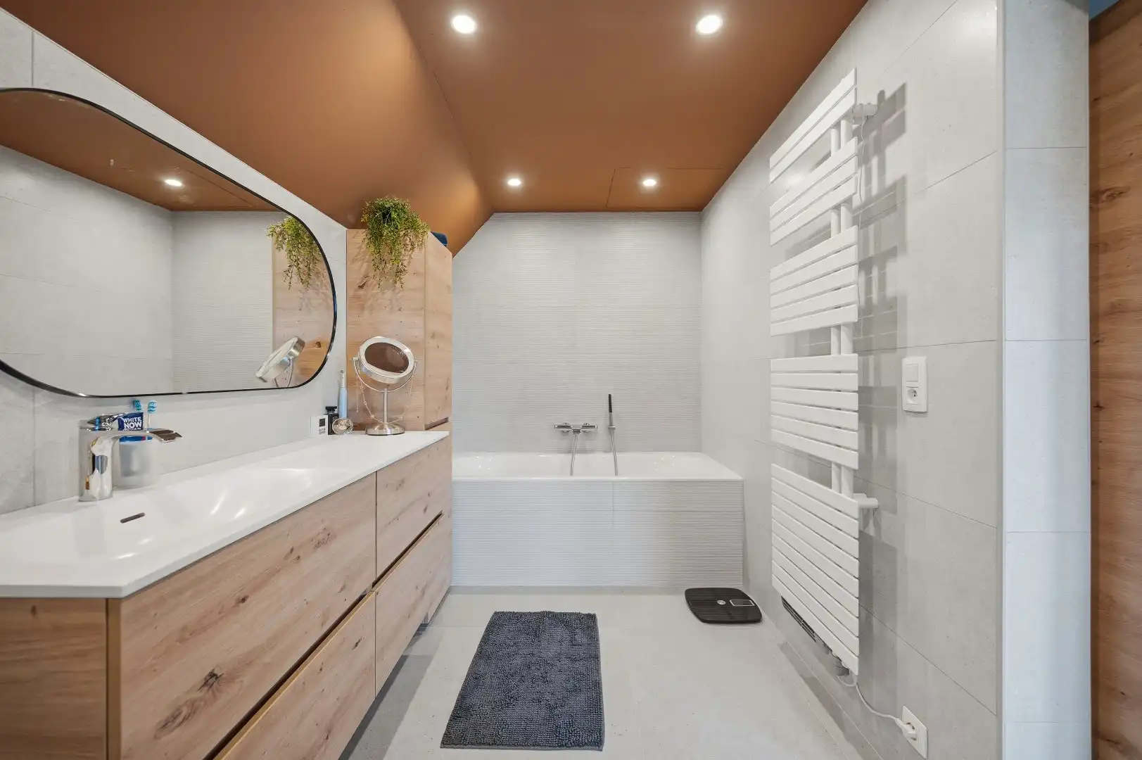 Instapklare woning met handelspand op een goede locatie foto 2