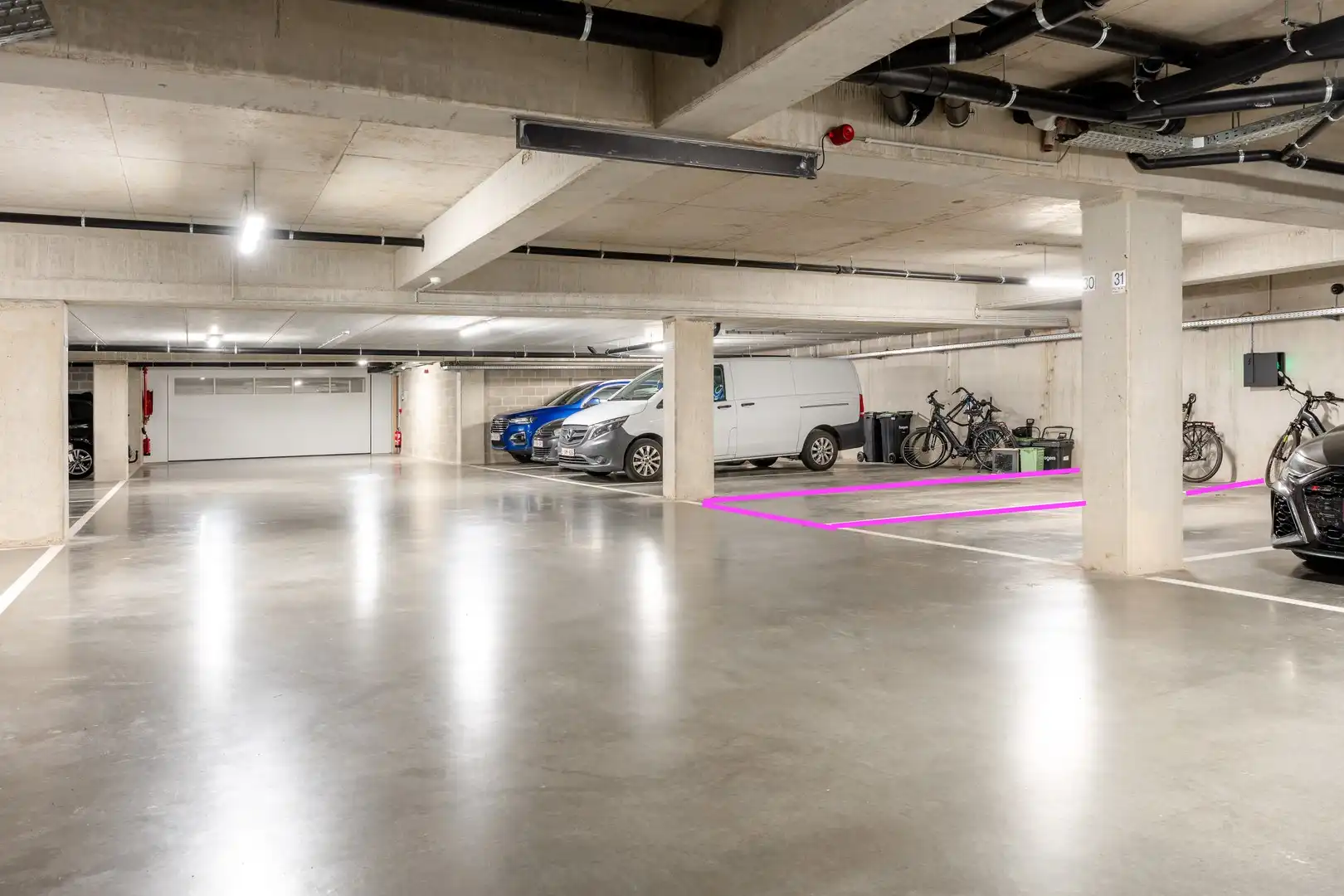 Verzorgde appartement  + € 100  EUR autostaanplaats foto 19