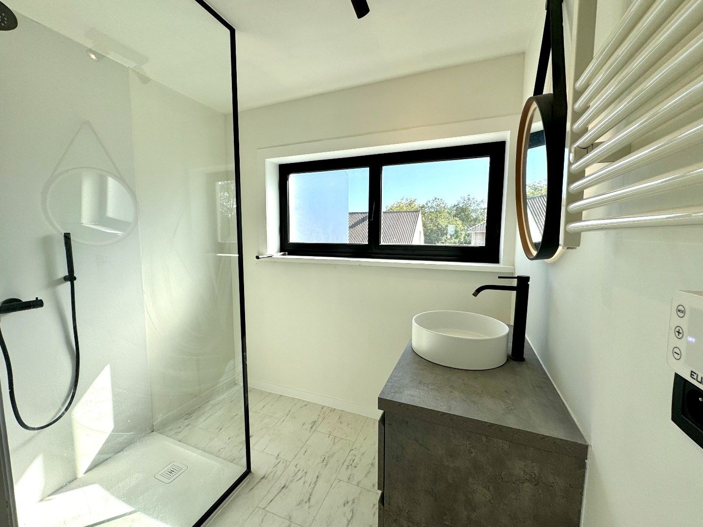 GERENOVEERDE WONING MET 3 SLPKS, TUIN EN GARAGE foto 15