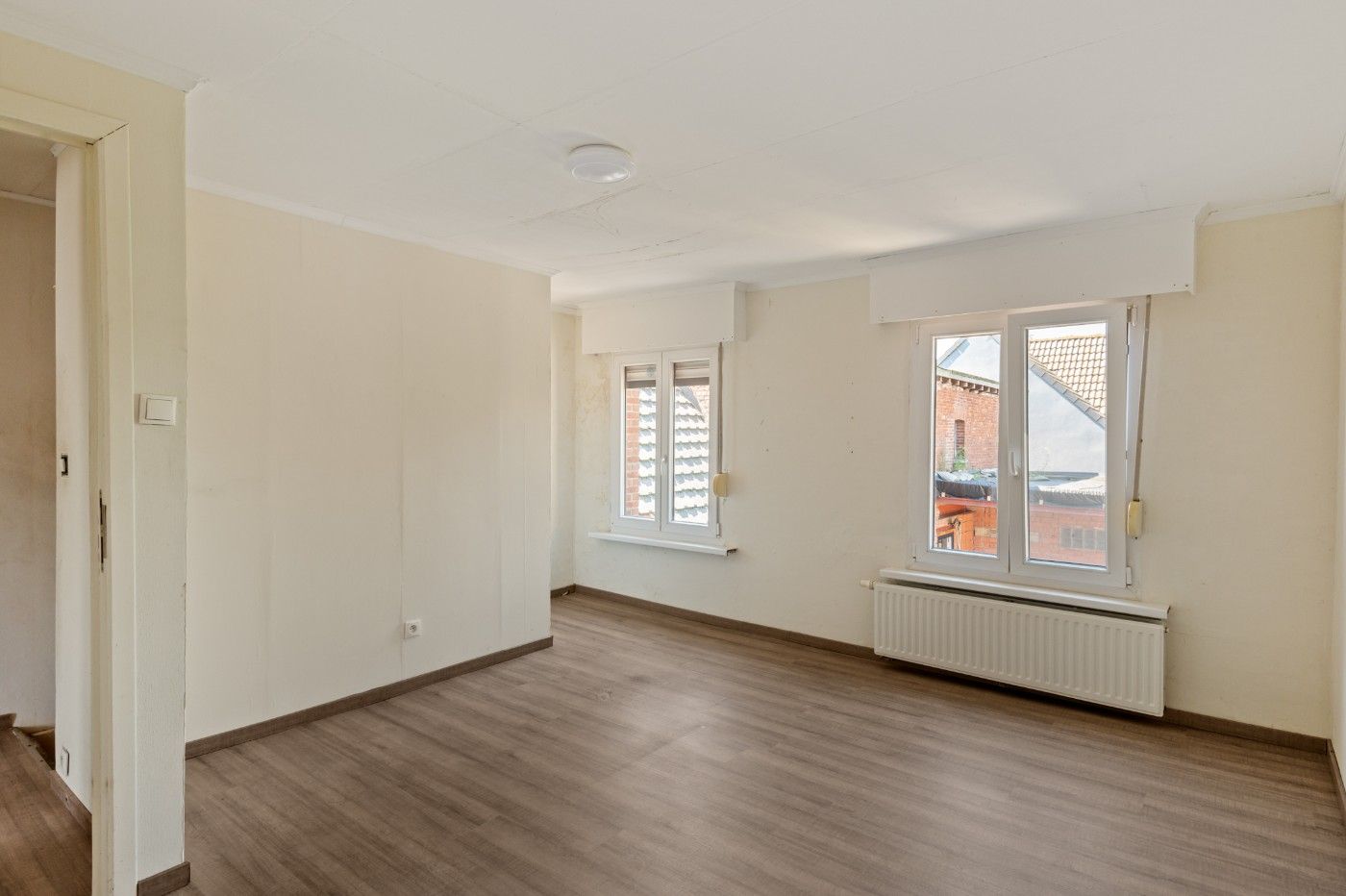 Volledig te renoveren woning met 5 slpk. en koer foto 25