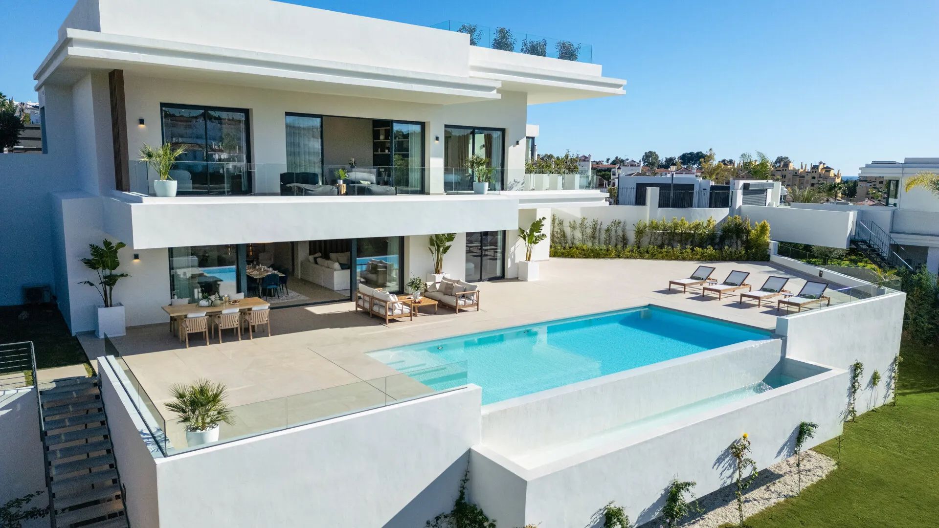 Ontdek deze prachtige villa met zeezicht en ultiem comfort aan de Costa del Sol foto 1