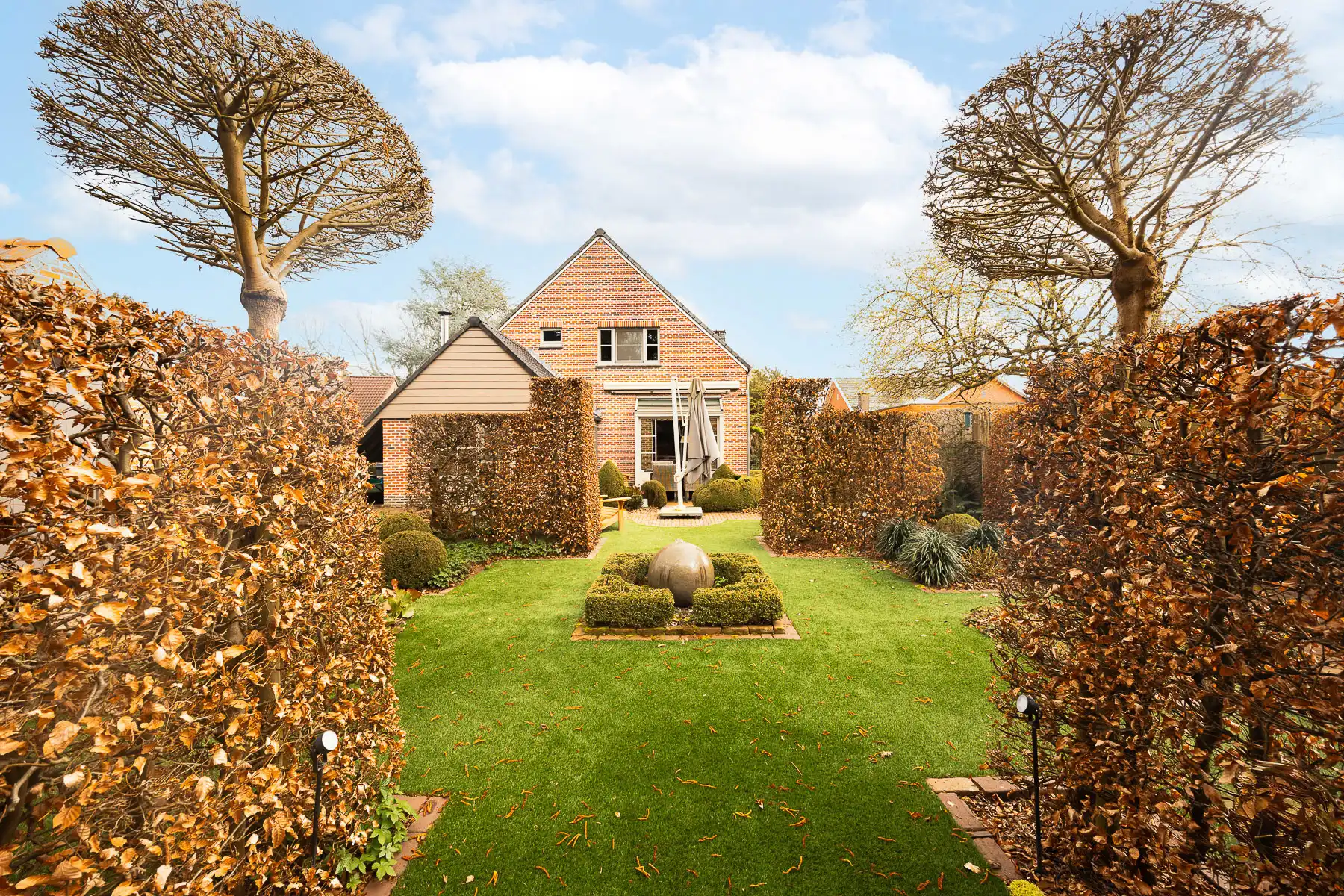Prachtige vrijstaande villa in rustige omgeving foto 5