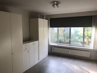 Mooi en ruim appartement met 2 slk, berging en gesloten garage aan het centrum van Genk! foto 13