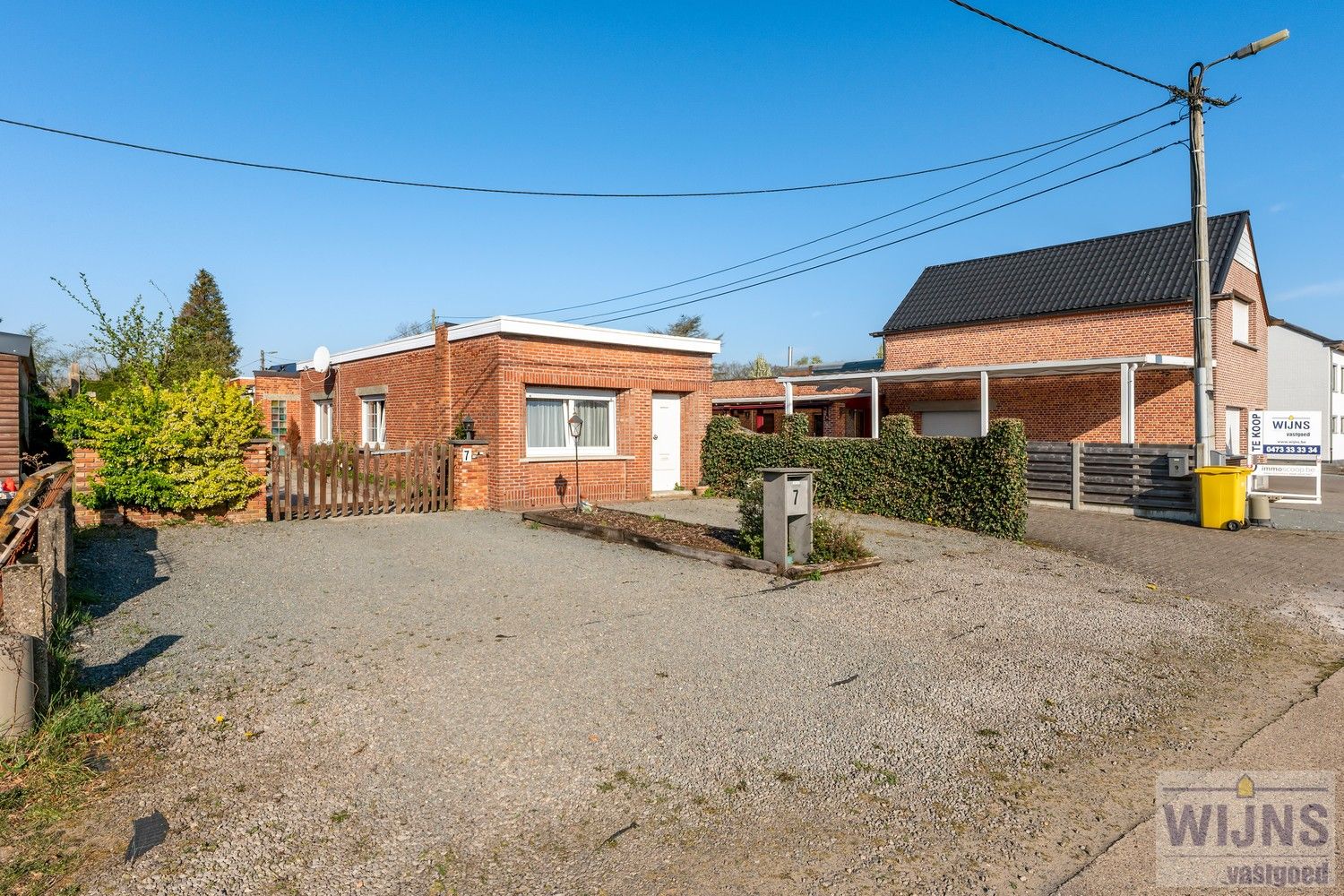 Rustige gelegen op te frissen laagbouw woning. foto {{pictureIndex}}
