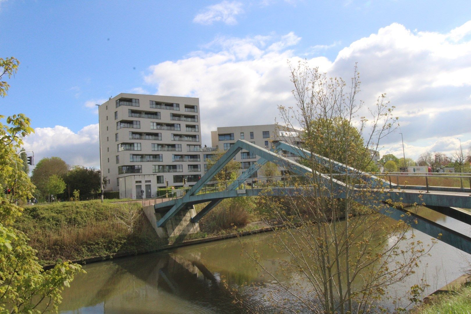 Appartement met  terras en zicht op het water. foto {{pictureIndex}}