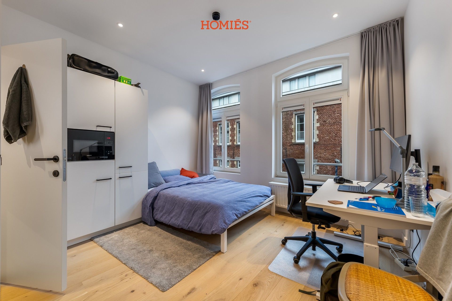 Prachtige studentenkamer met eigen badkamer foto {{pictureIndex}}