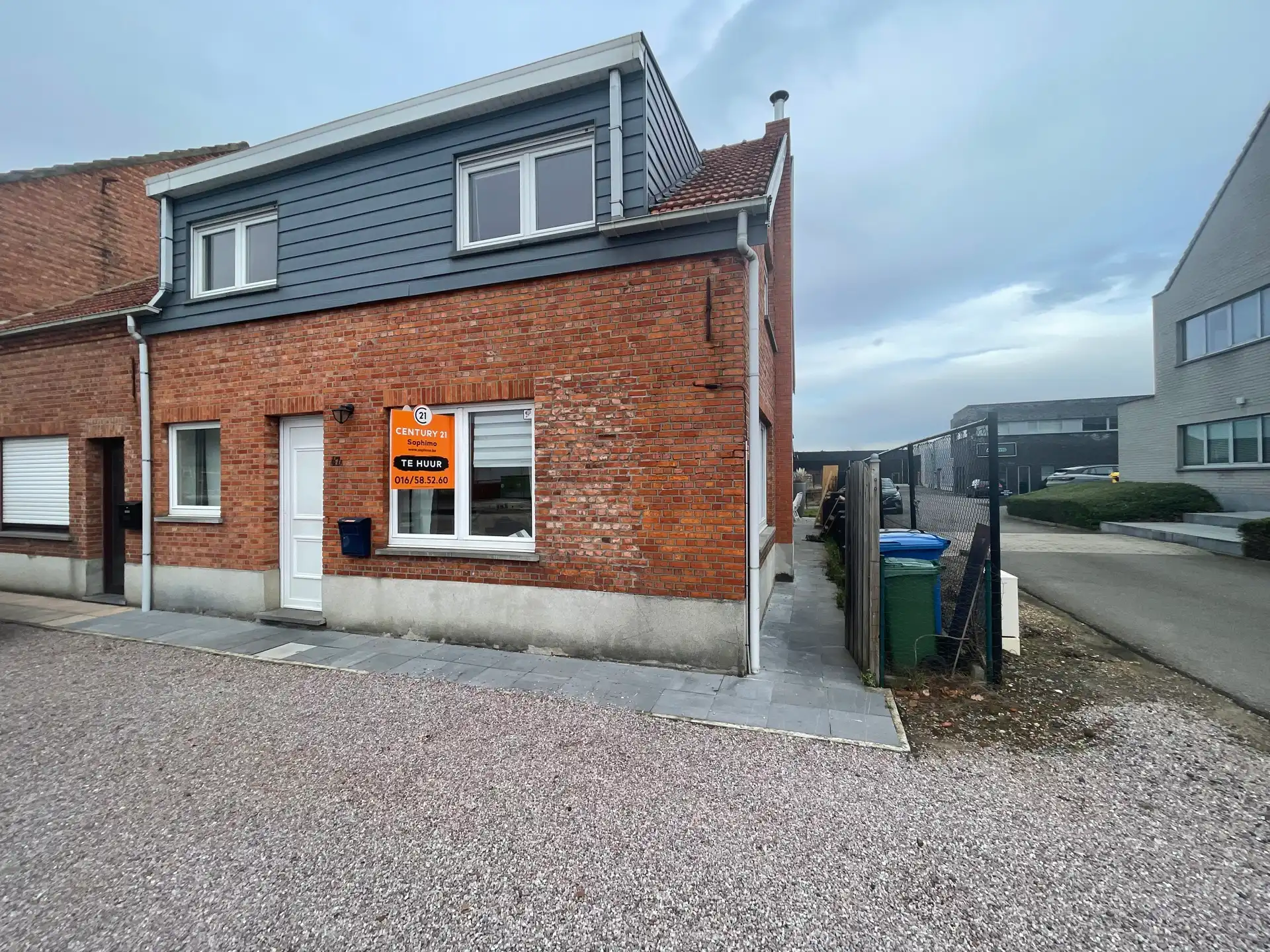 Woning op uitstekende locatie met drie slaapkamers en tuin foto 2