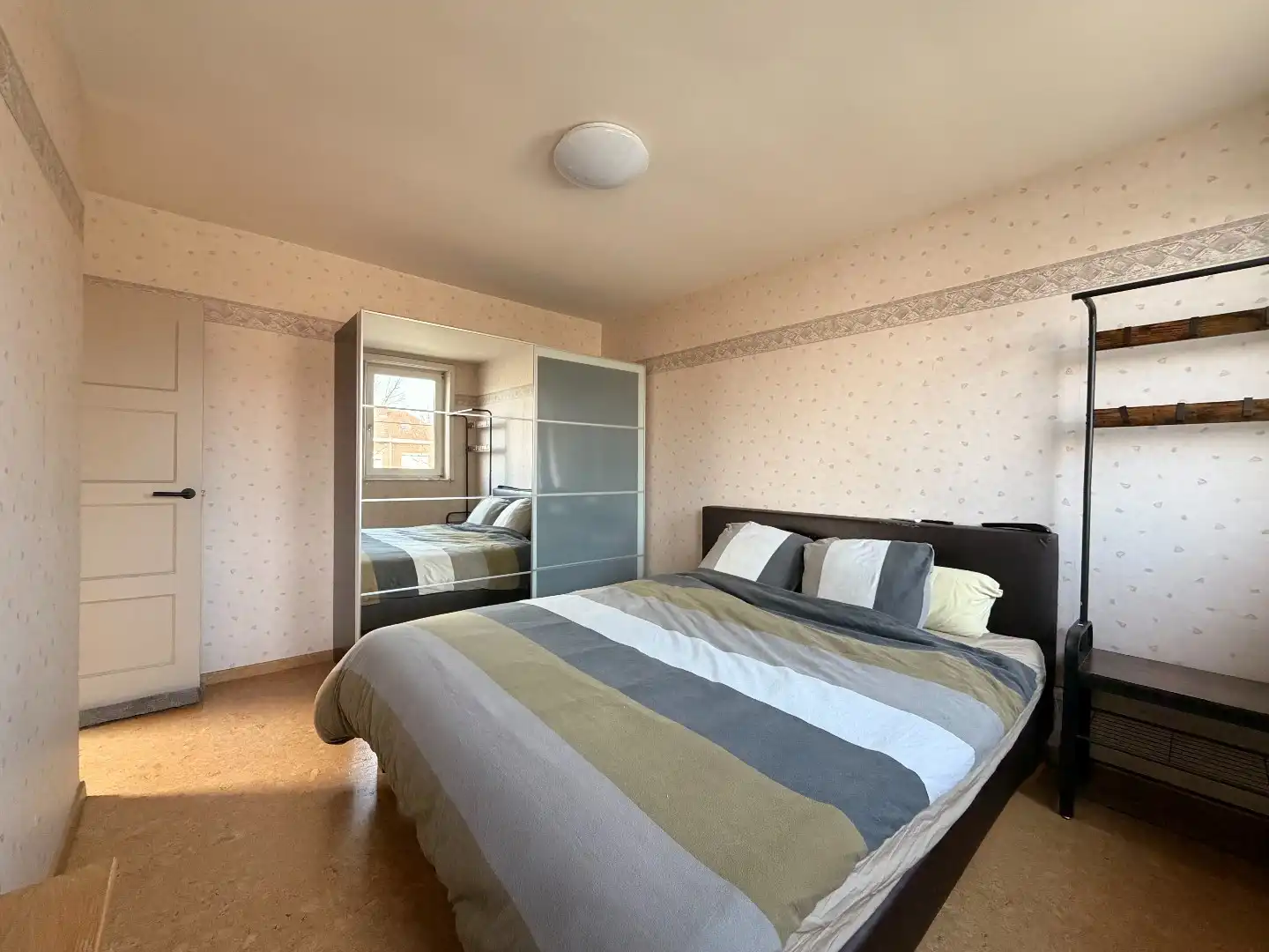 Instapklare halfopen bebouwing met ruime garage te koop in Harelbeke (Arendswijk) foto 12