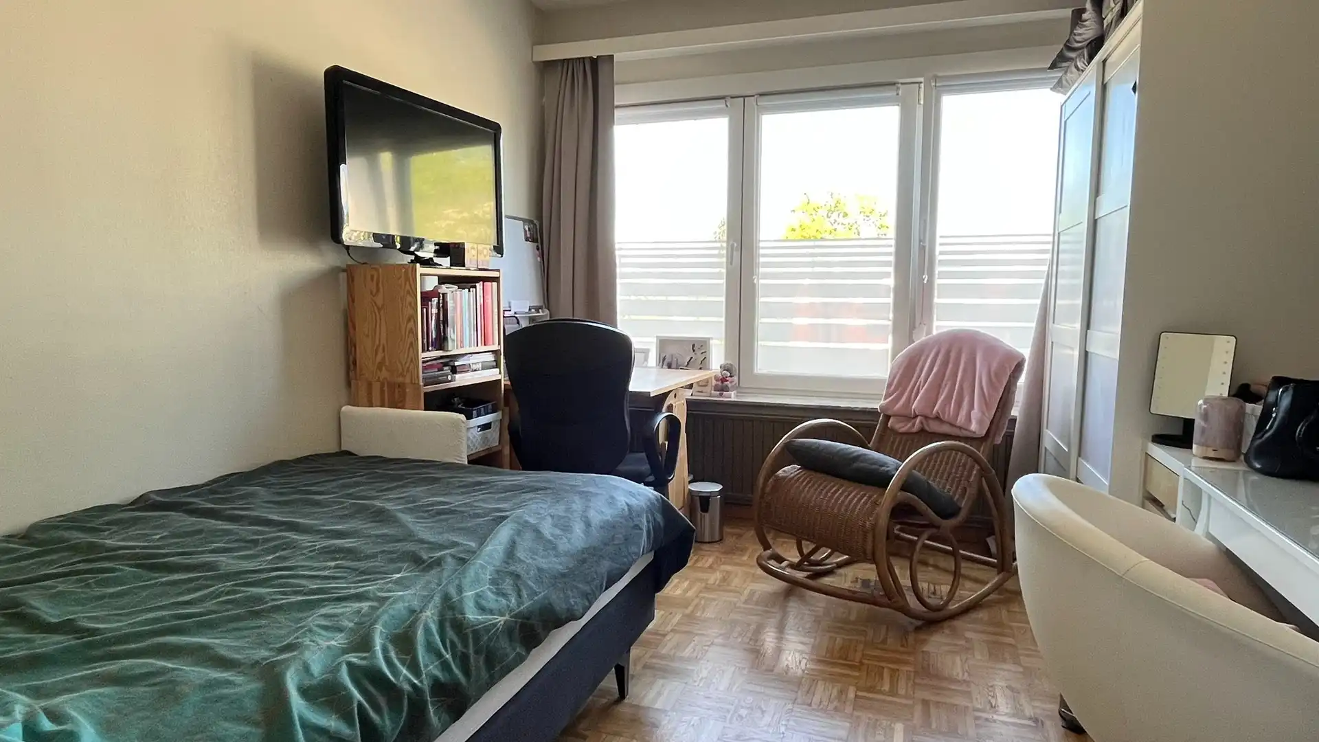 Appartement met drie slaapkamers, terras, kelderberging en garage. foto 15