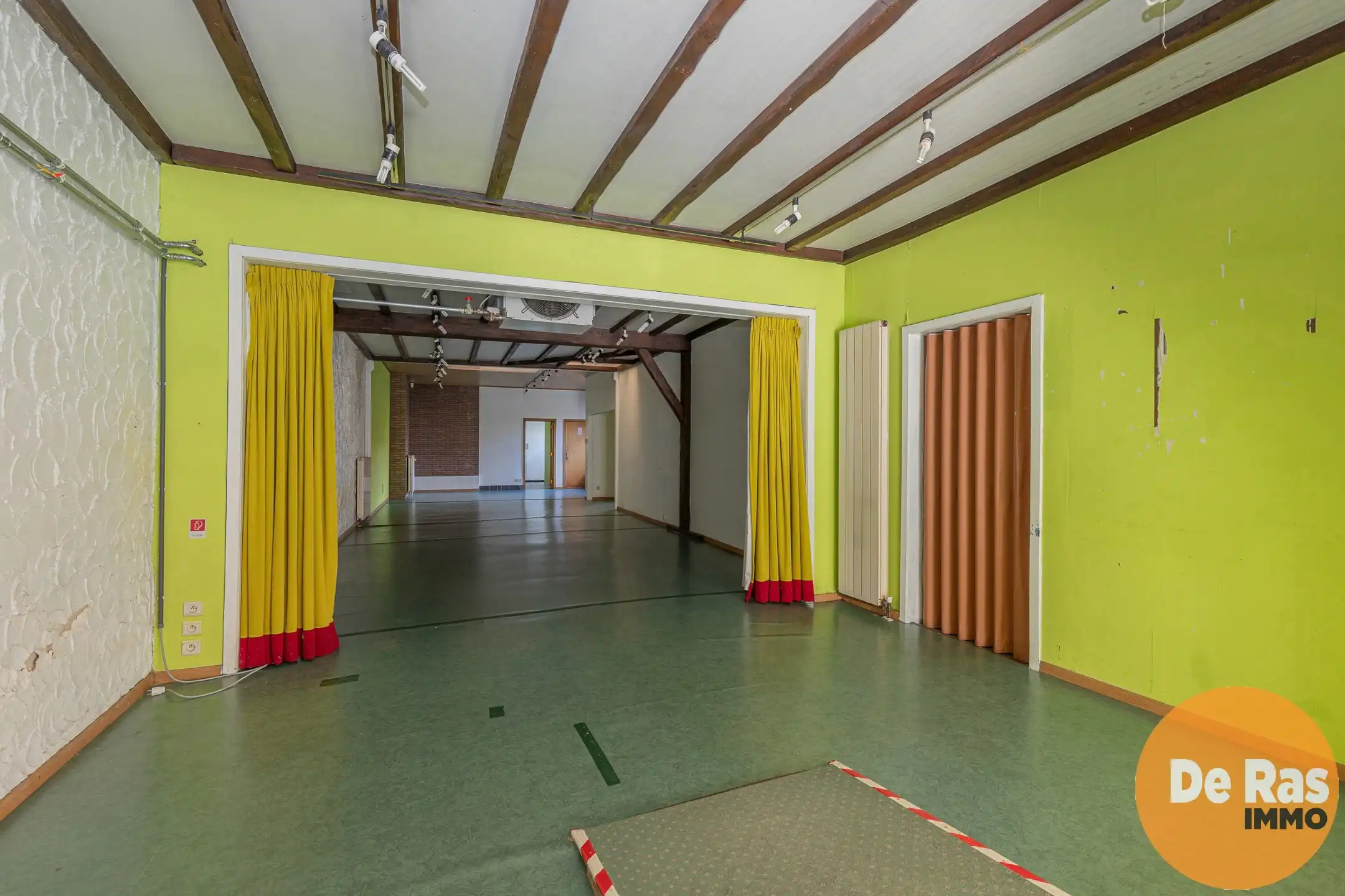 MERE -  Multifunctioneel pand met commerciële ligging foto 5