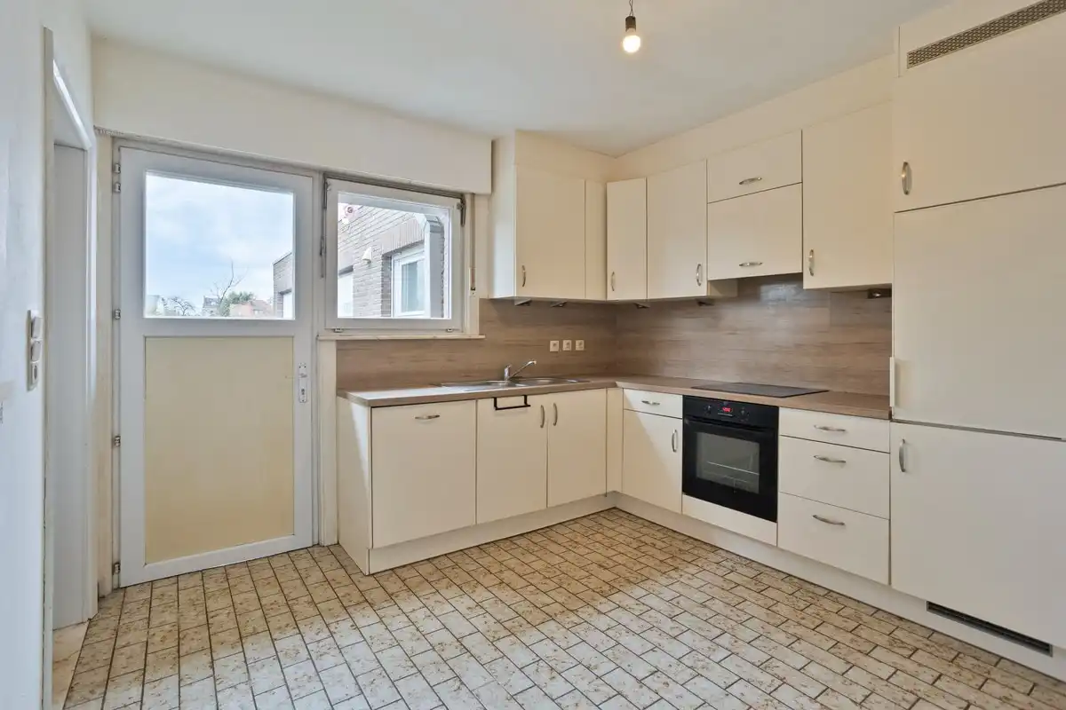 Open bebouwing met 3 slaapkamers, tuin en 2 garages op een perceel van 1108 m² in Haasrode! – EPC 363 kWh/m² - bewoonbare opp. 196 m²  foto 9