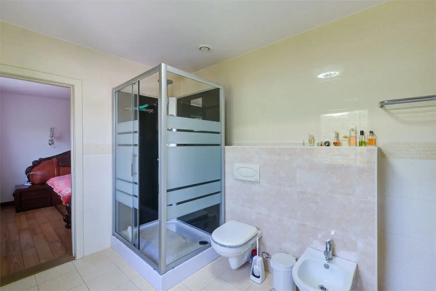 UNIEKE VILLA MET 6 SLAAPKAMERS EN 3 BADKAMERS IN VELDWEZELT foto 19