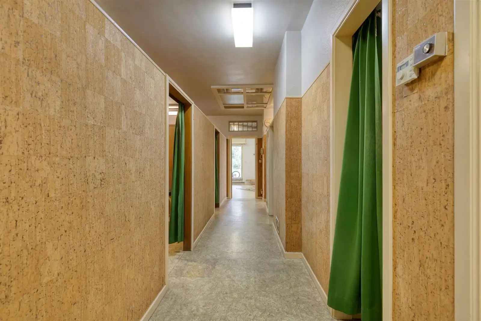Ruime woning met 4 slaapkamers te Huizingen foto 24
