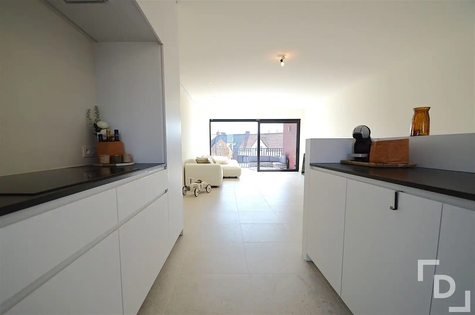 Energiezuinig en ruim nieuwbouwappartement te huur in centrum Langemark! foto 4