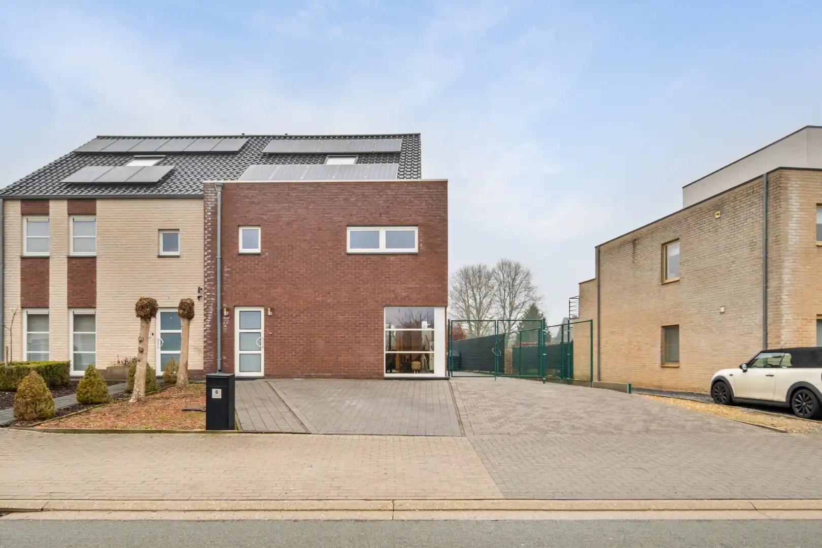 Recente, goed afgewerkte gezinswoning op een perceel van 5a15ca nabij het dorpscentrum van Opoeteren!  foto 2