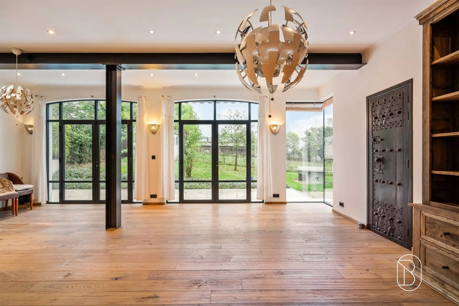Ruime karakterwoning met 4 slk, grote tuin en charme. foto 11