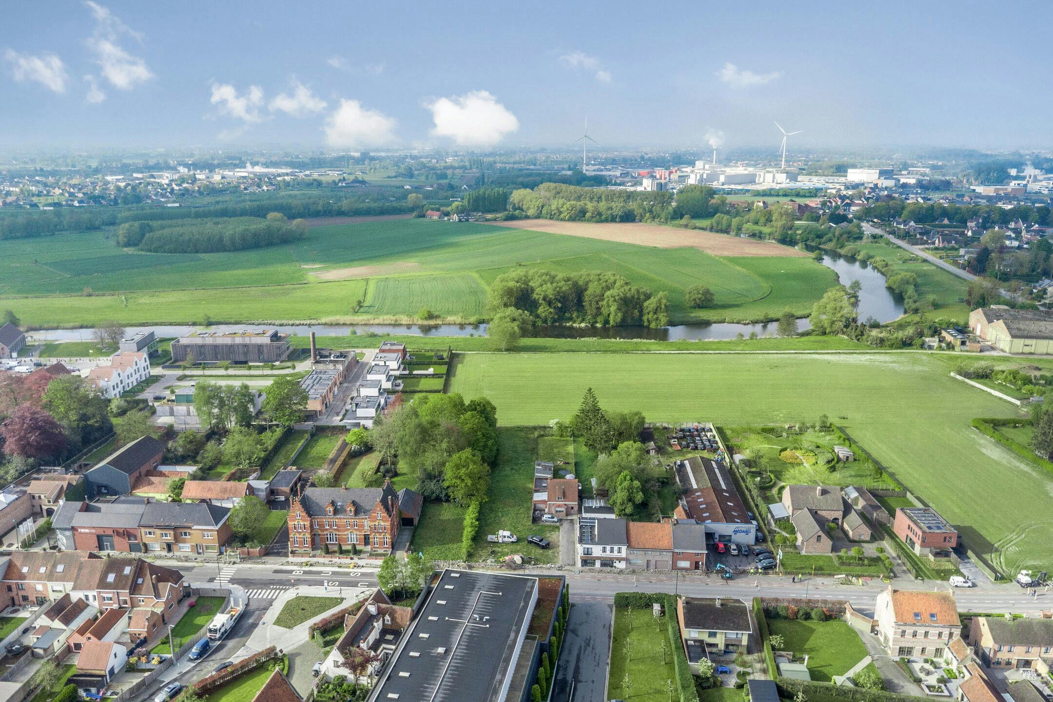 Ruim stuk bouwgrond te koop nabij centrum Sint-Baafs-Vijve foto 4