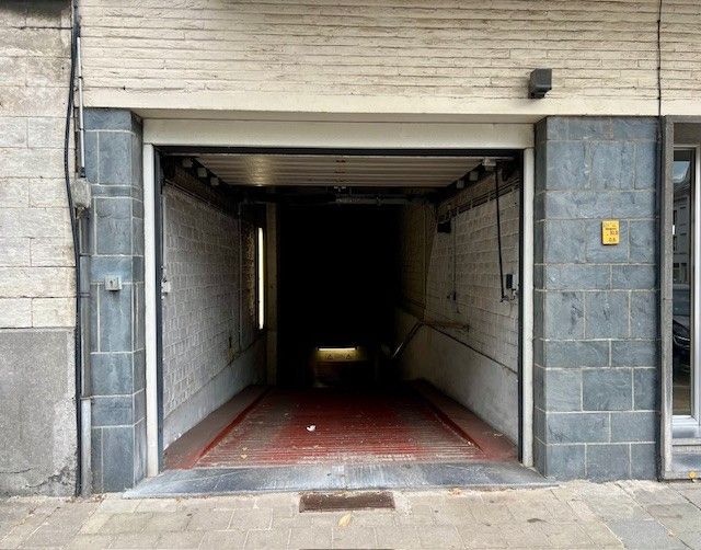 CENTRUM GENT AFGESLOTEN GARAGEBOX foto {{pictureIndex}}