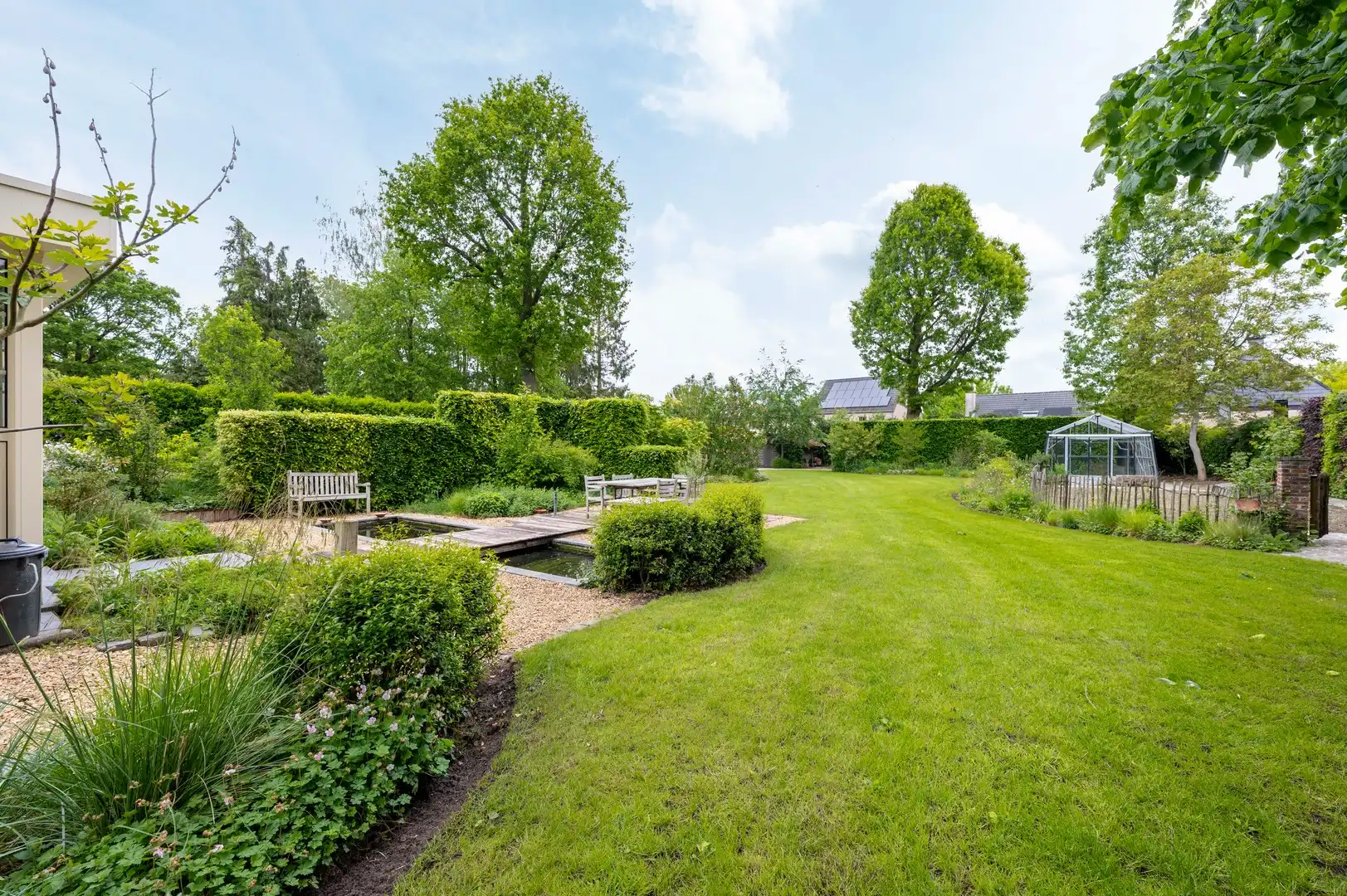 Landelijke woning met uitzonderlijke tuin foto 23