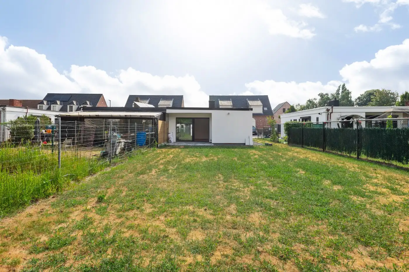 Instapklare, gerenoveerde laagbouwwoning met 2 slpk. en tuin foto 22