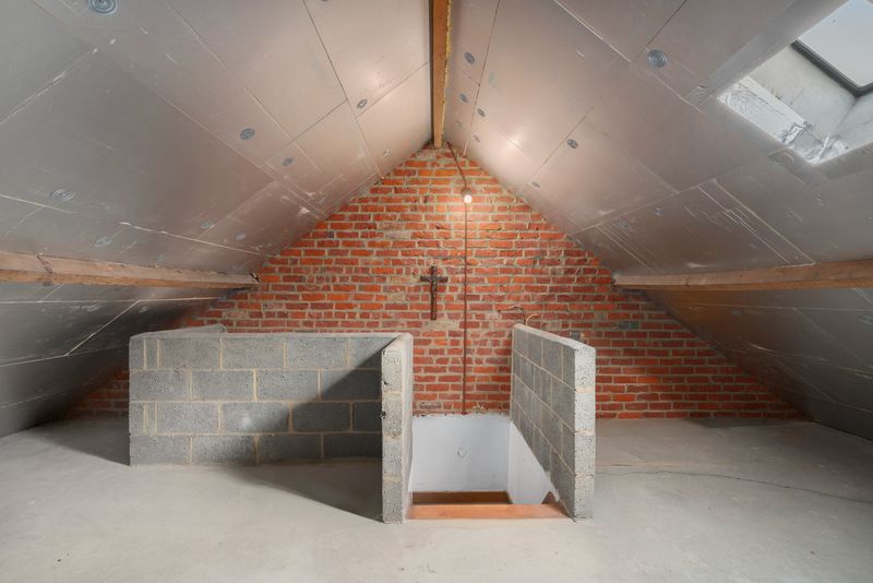 Rumbeke - Robuuste woning met renovatiepotentieel in Roeselare foto 10