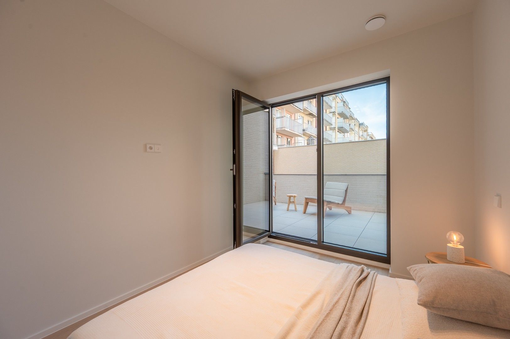 Nieuwbouw appartement op een centrale ligging te Knokke, vlakbij het Zegemeer en op wandelafstand van het strand. foto 19