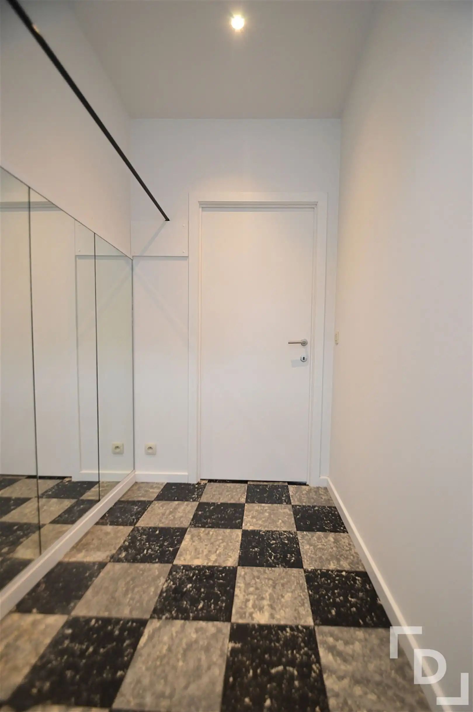 "Gerenoveerde stadswoning in het centrum van Poperinge" foto 24