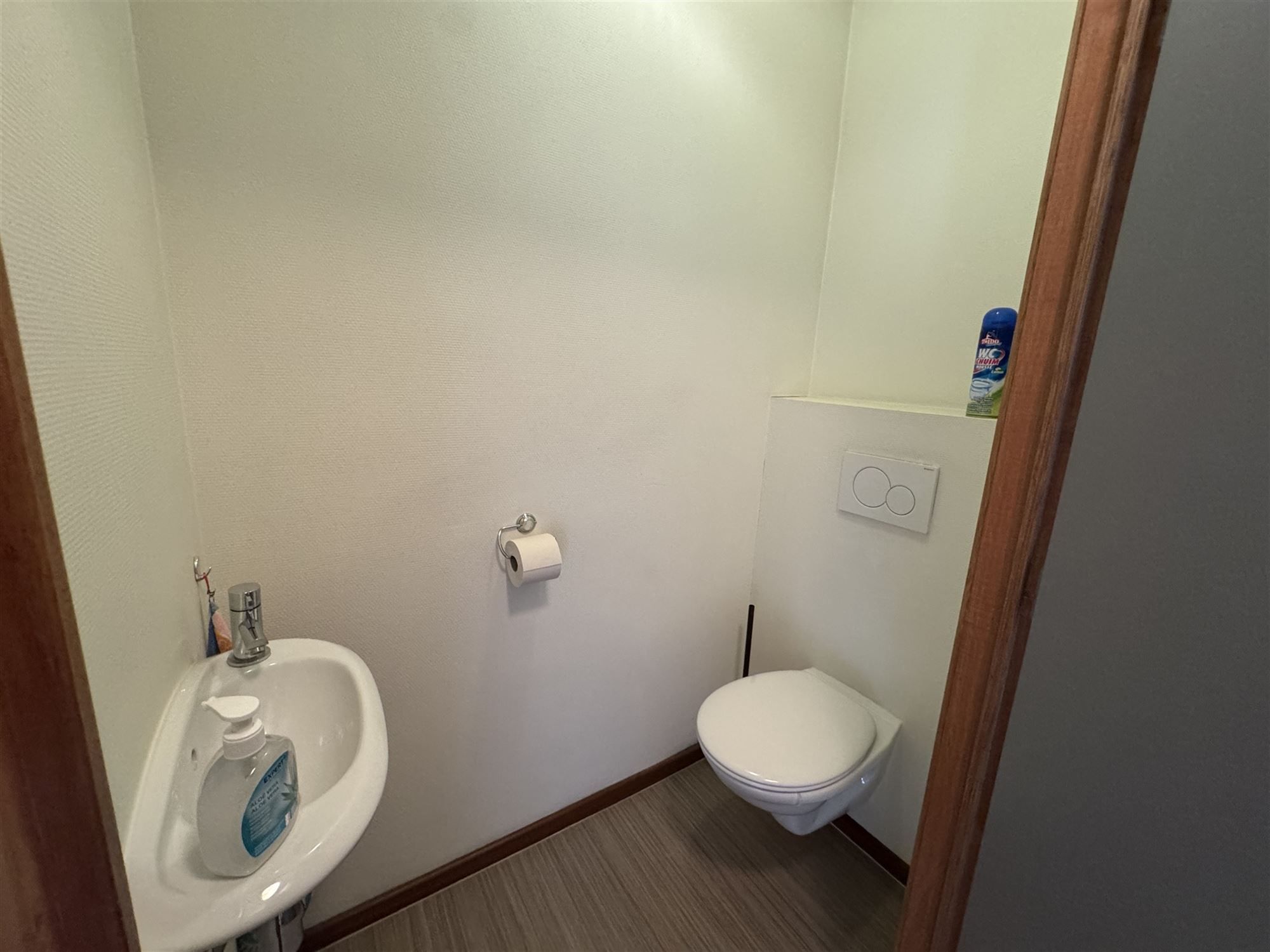 PERFECT ONDERHOUDEN RUIM APPARTEMENT (138M²) MET 3 SLAAPKAMERS EN 2 TERRASSEN TE BERINGEN foto 12