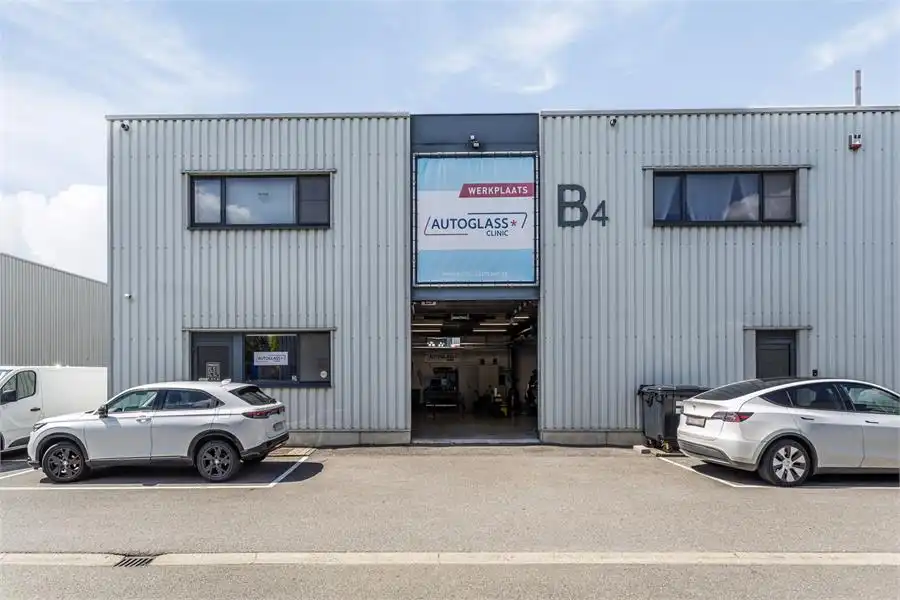 Bedrijfshal te koop in Geel via overdracht van aandelen foto {{pictureIndex}}