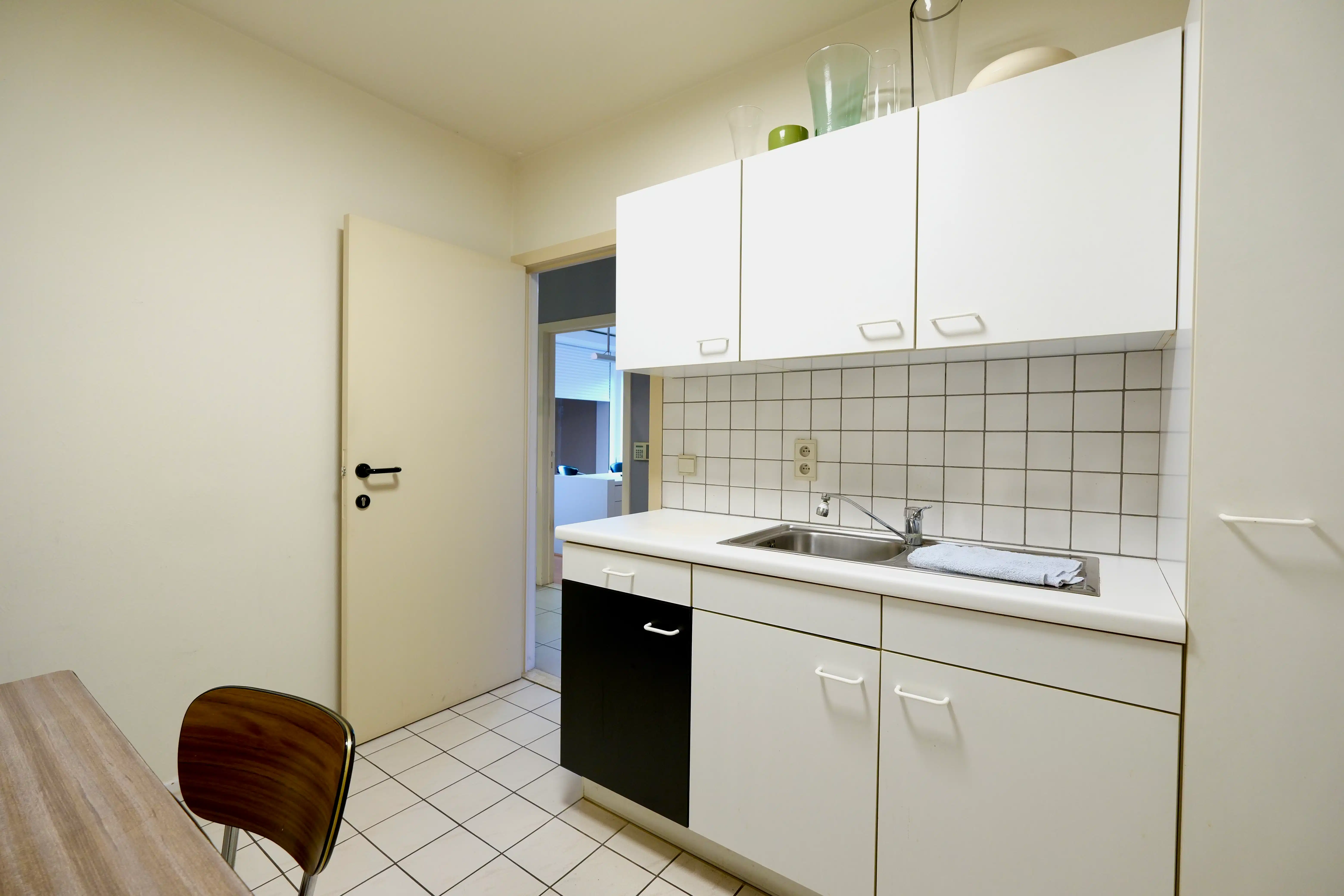 Commercieel gelijkvloers met bovenliggend appartement foto 13