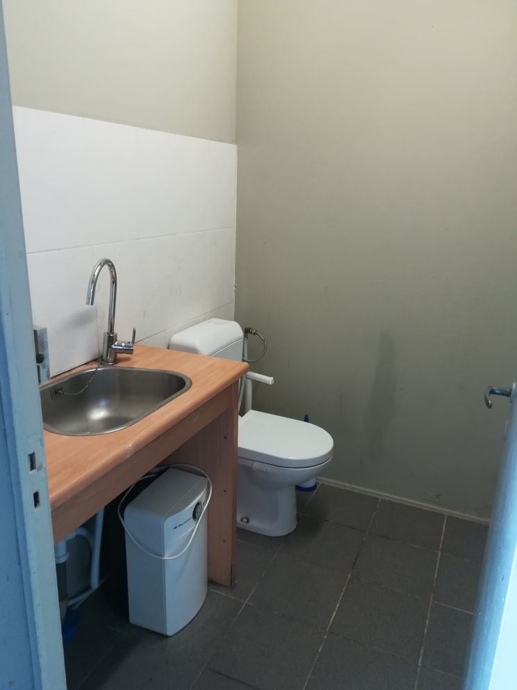 Opslagruimte met bureel in Sint-Niklaas foto 6