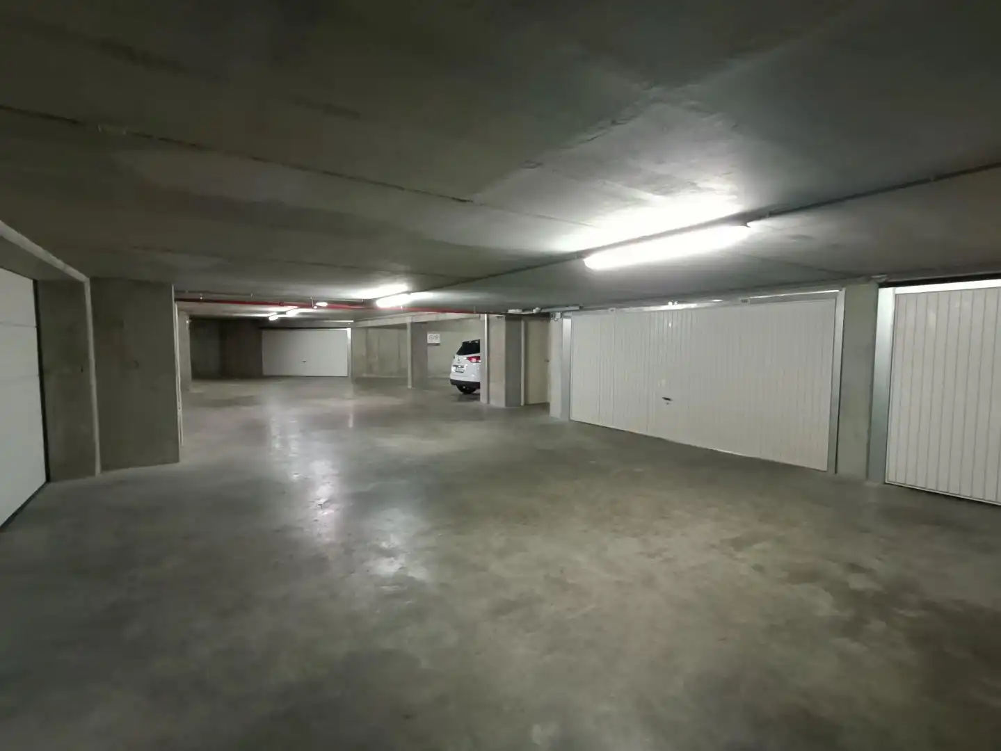 Garagebox 2 plaatsen nabij Driehoeksplein foto 6